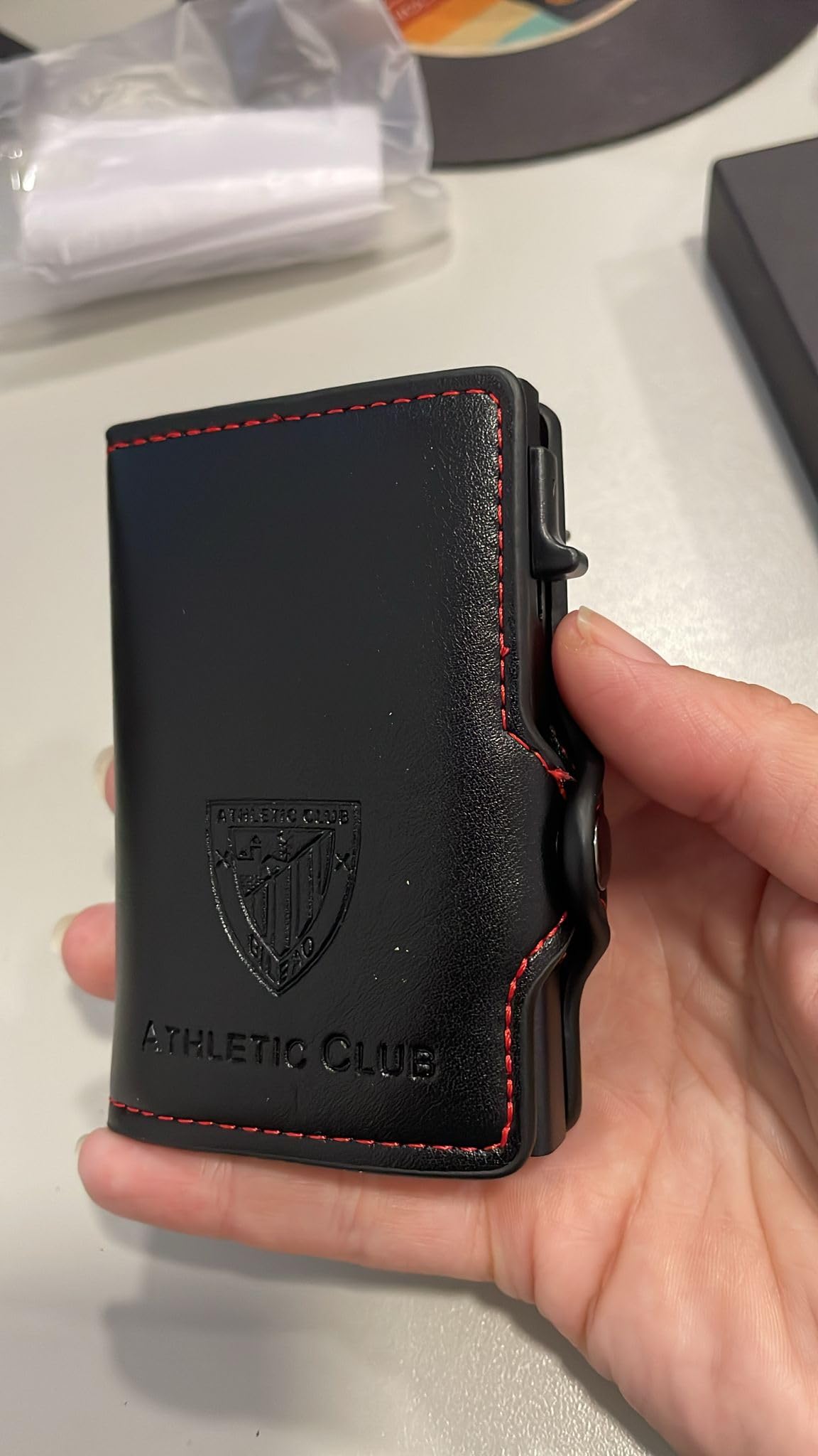 Athletic Club Tarjetero Automático de Cuero con Billetera. Producto Oficial