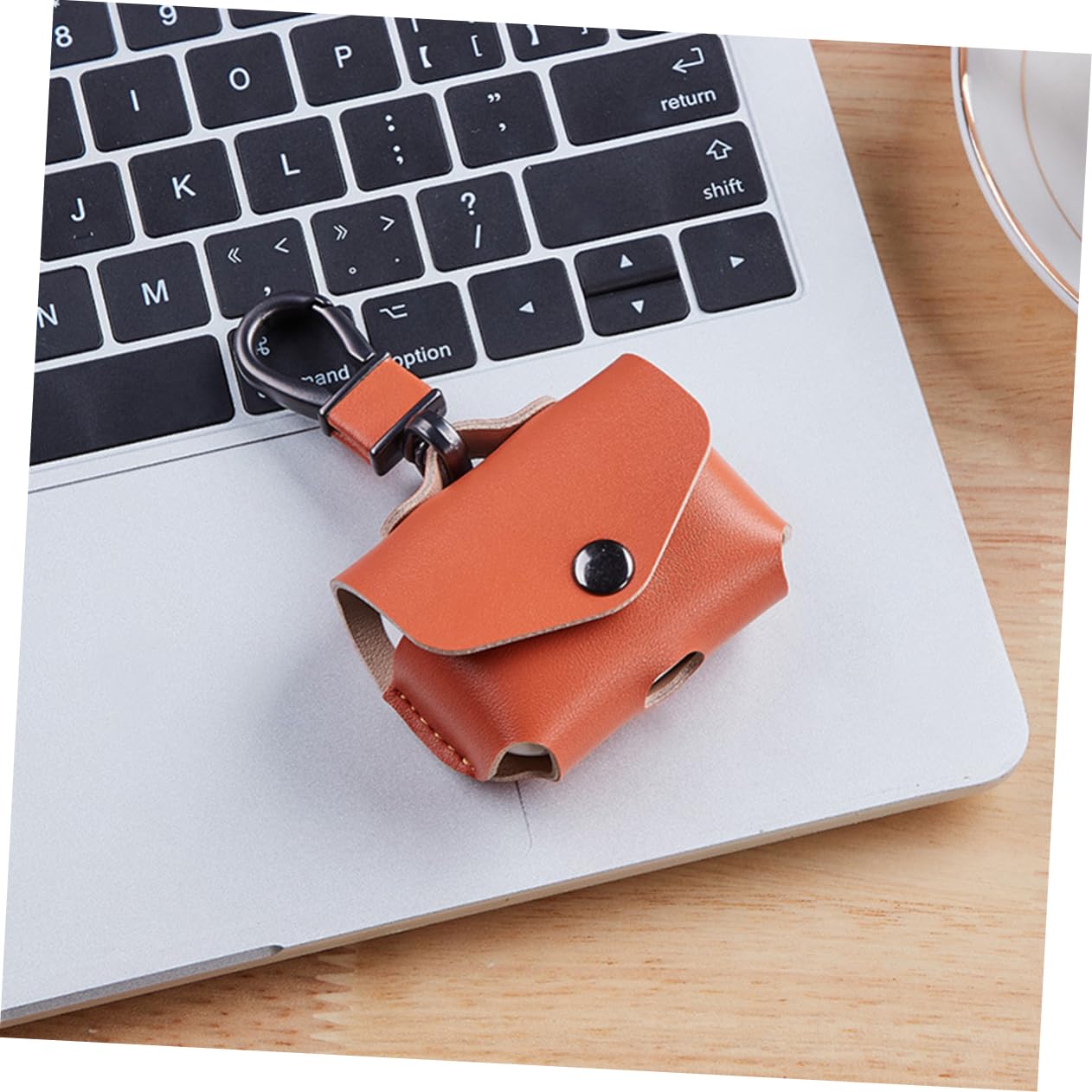 DOITOOL 3stücke Einfaches Imitationsleder-Earphone Case Cover Schützende Hülle Für Tragbar Mit Metallkarabiner Orange Kabelloser Ohrhörer-Schutz