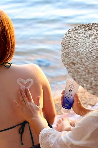 Miniatura 5 de Absolutely Natural Protector solar vegano SPF 30  Piel radiante, seguro para arrecifes y listo para la aventura  Antioxidantes y vitamina E