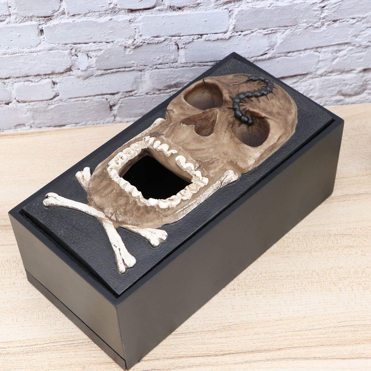 Taschentuchhalter Schwarz aus Kunstharz mit Totenkopfmotiv
