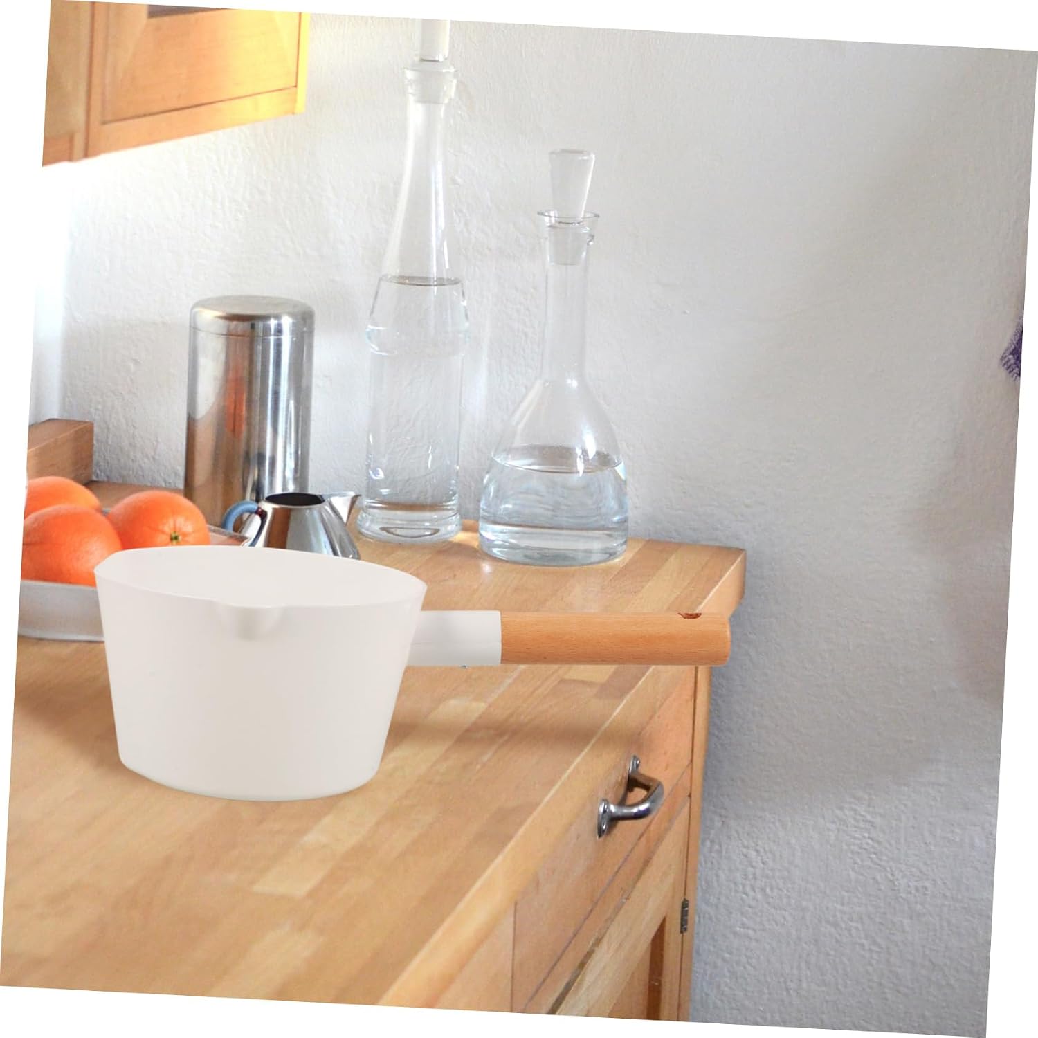 2pcs Kitchen Wooden Handle Water Ladle Ergonomic Scoop for Bath and Home Use Capacity Water Spoon for Soup and Vegetable Washing Easy to Clean and Store White