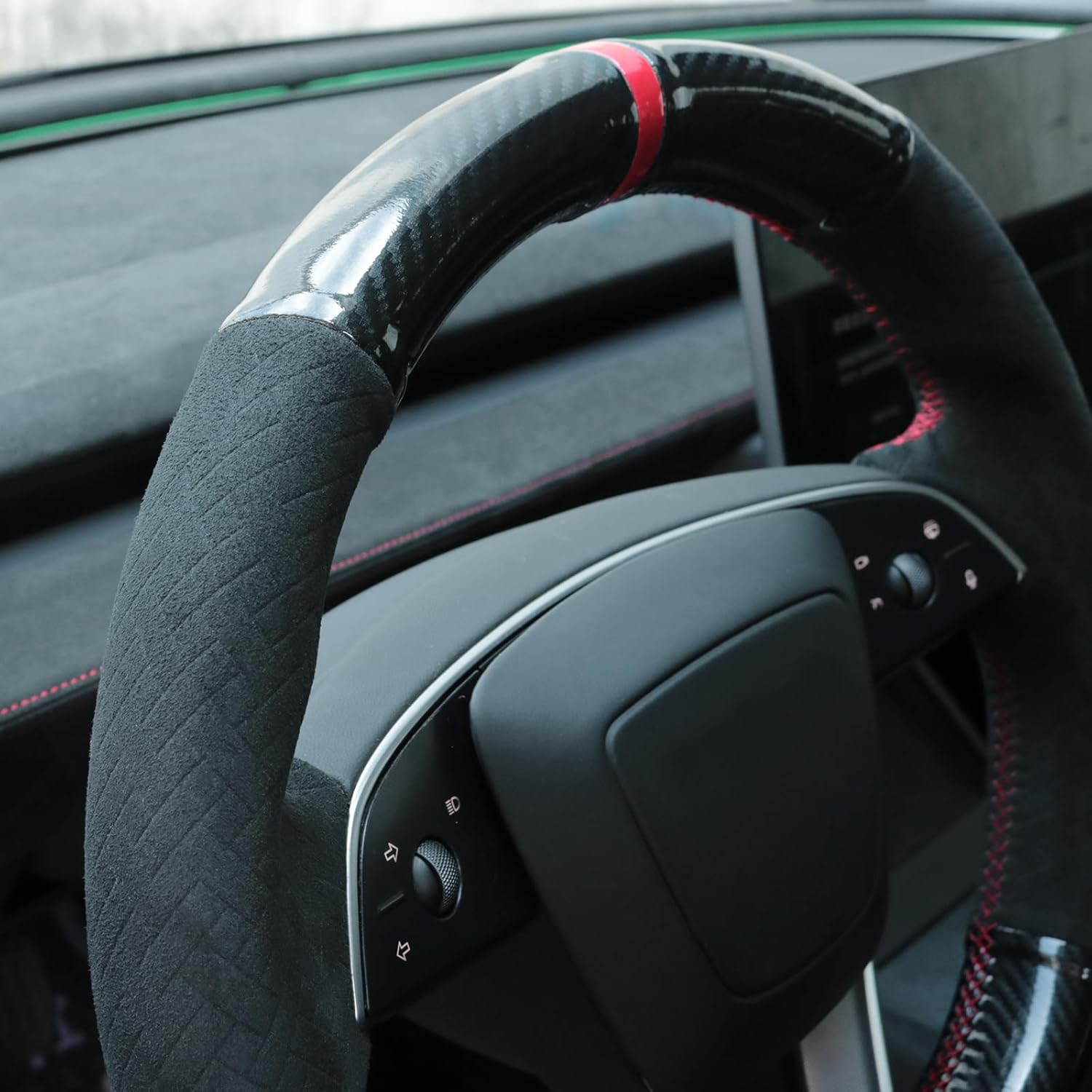MEWANT Steering Wheel Cover for Tesla Model 3 Highland 2023-2025 / Tesla Model Y 2025 Hand-Stitched Carbon Fiber Suede Steering Wrap
