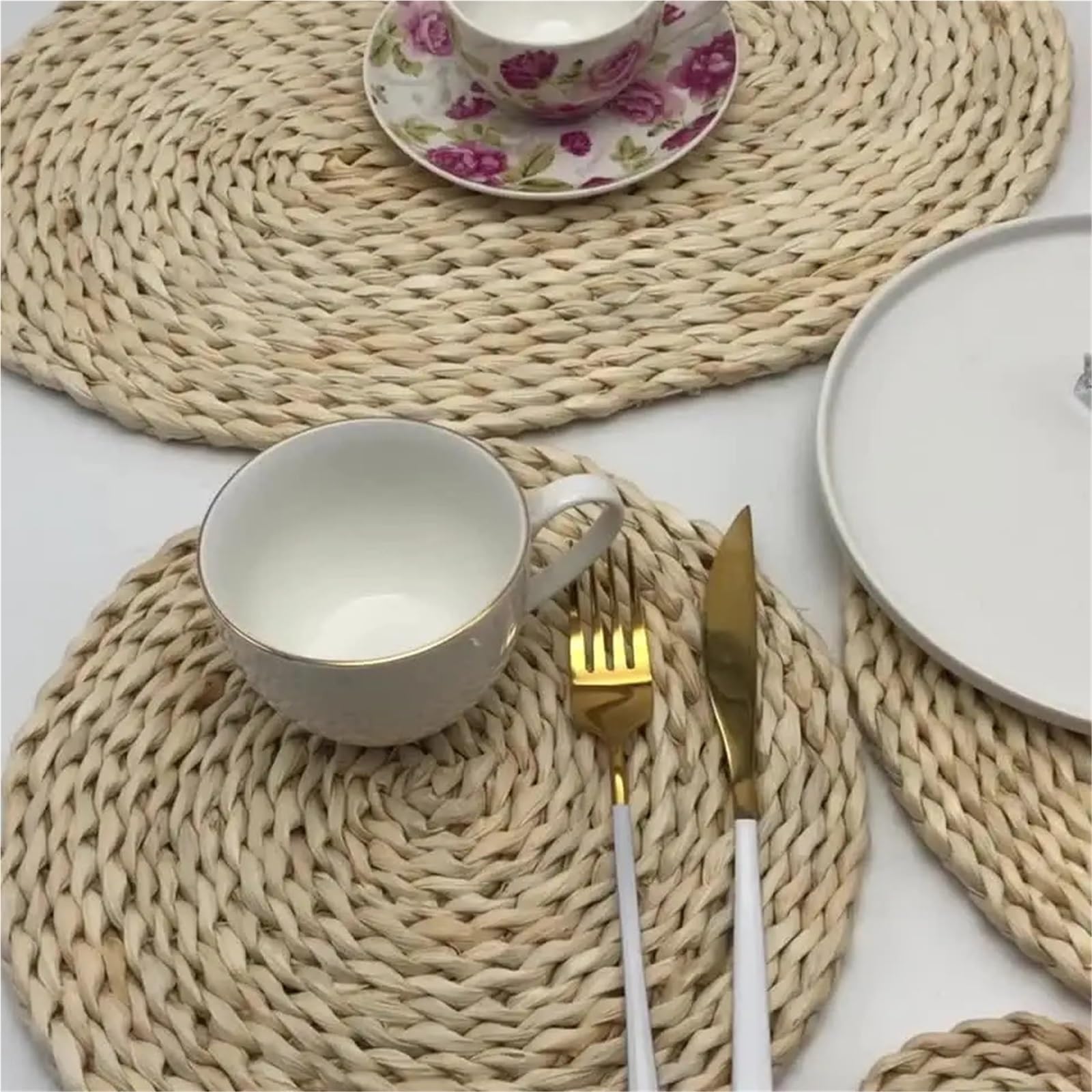 tkane rattanowe podkładki, Zestaw 4 rattanowych podkładek tkanych w różnych rozmiarach(15CM)