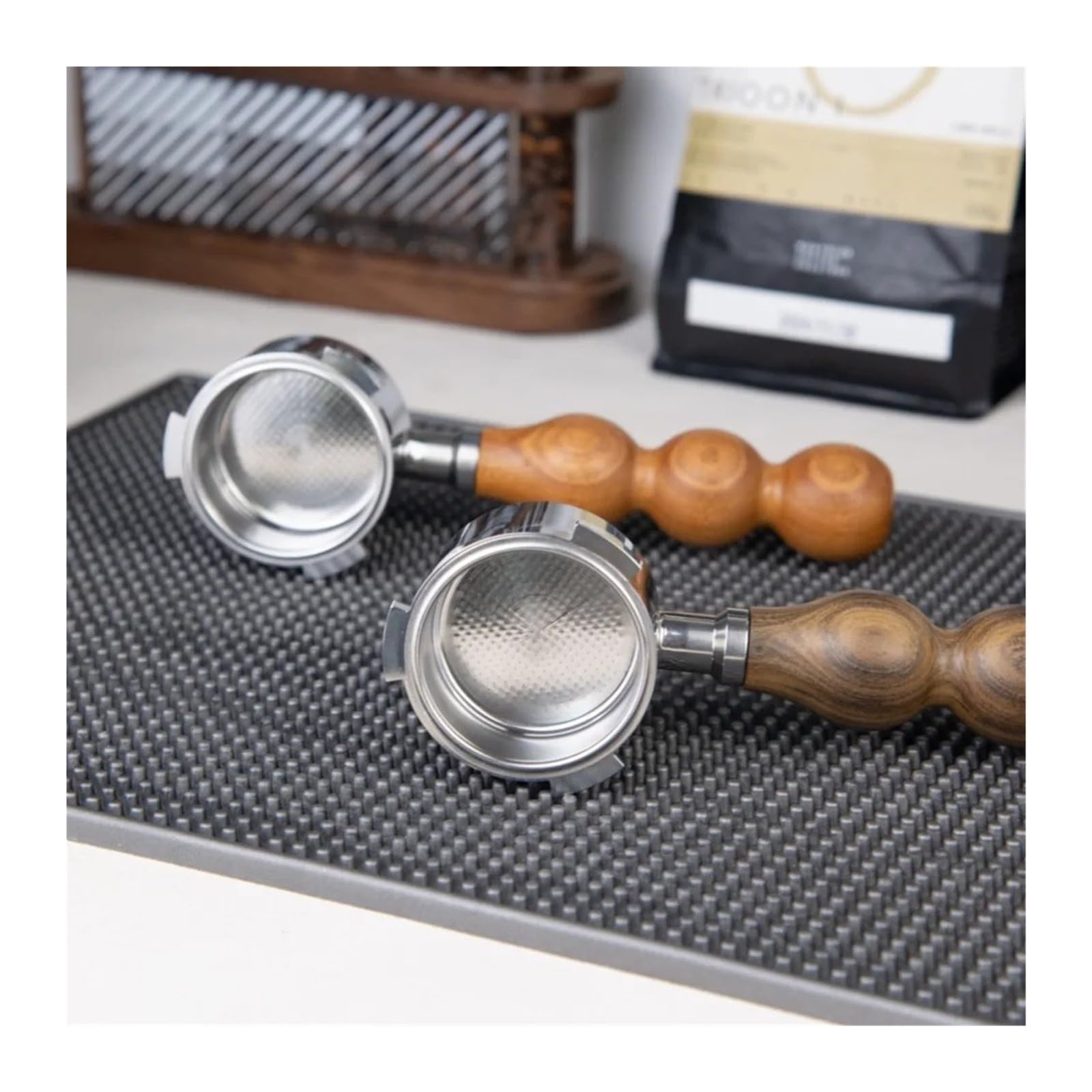 Portafiltro De Café Sin Fondo,Compatible Con Delonghi EC680 / 685 51mm | 3 Orejas Accesorios De Filtro De Mango De Cafetera Espresso A Prueba De Fugas Antideslizante(Black wood)