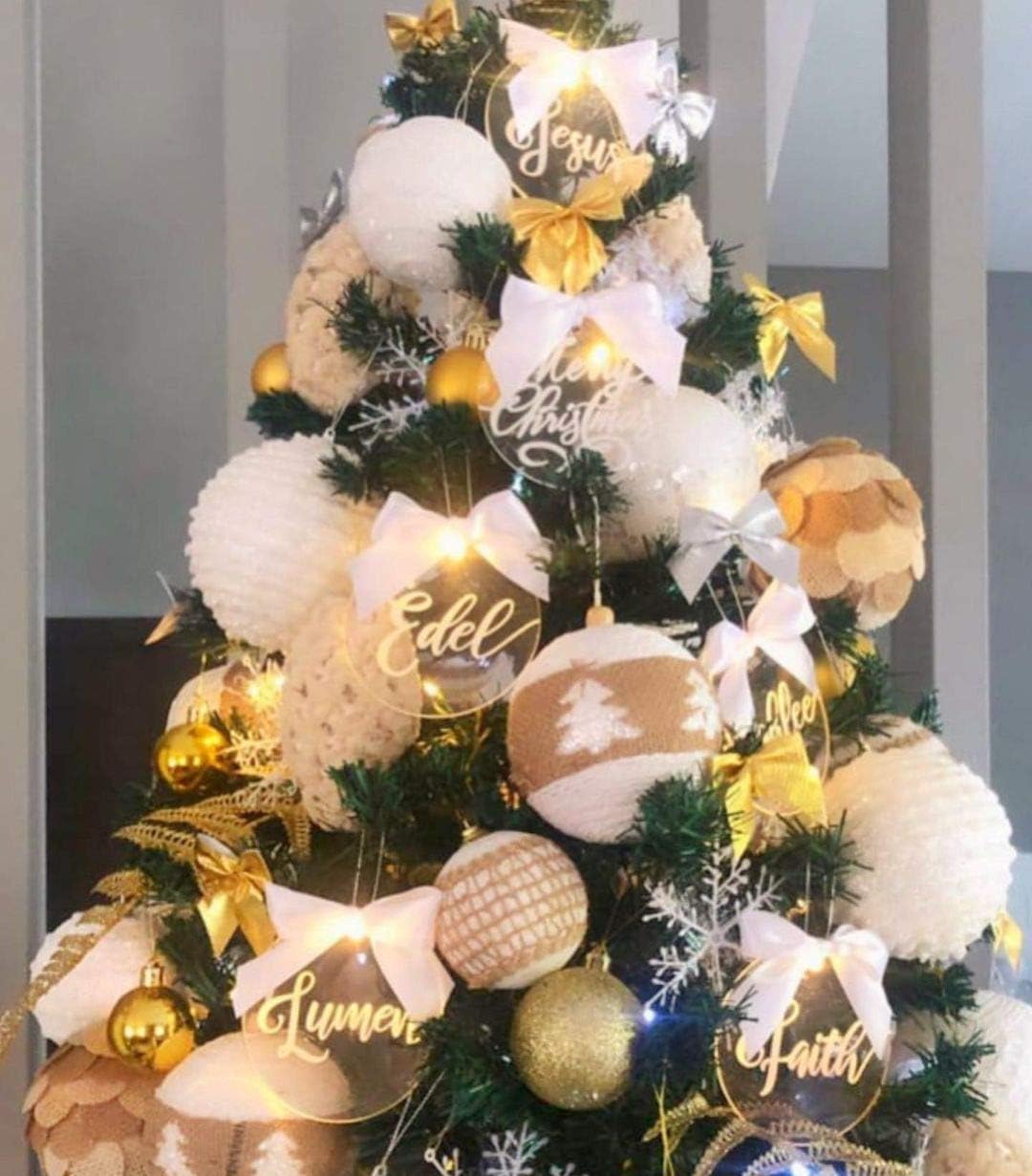 25 Pcs Clear Round Acrylic Christmas Ornaments- 2.75 Inch Blank Acrylic Circle with Hole, Perfect for Place Cards Gift Tag - Image 5