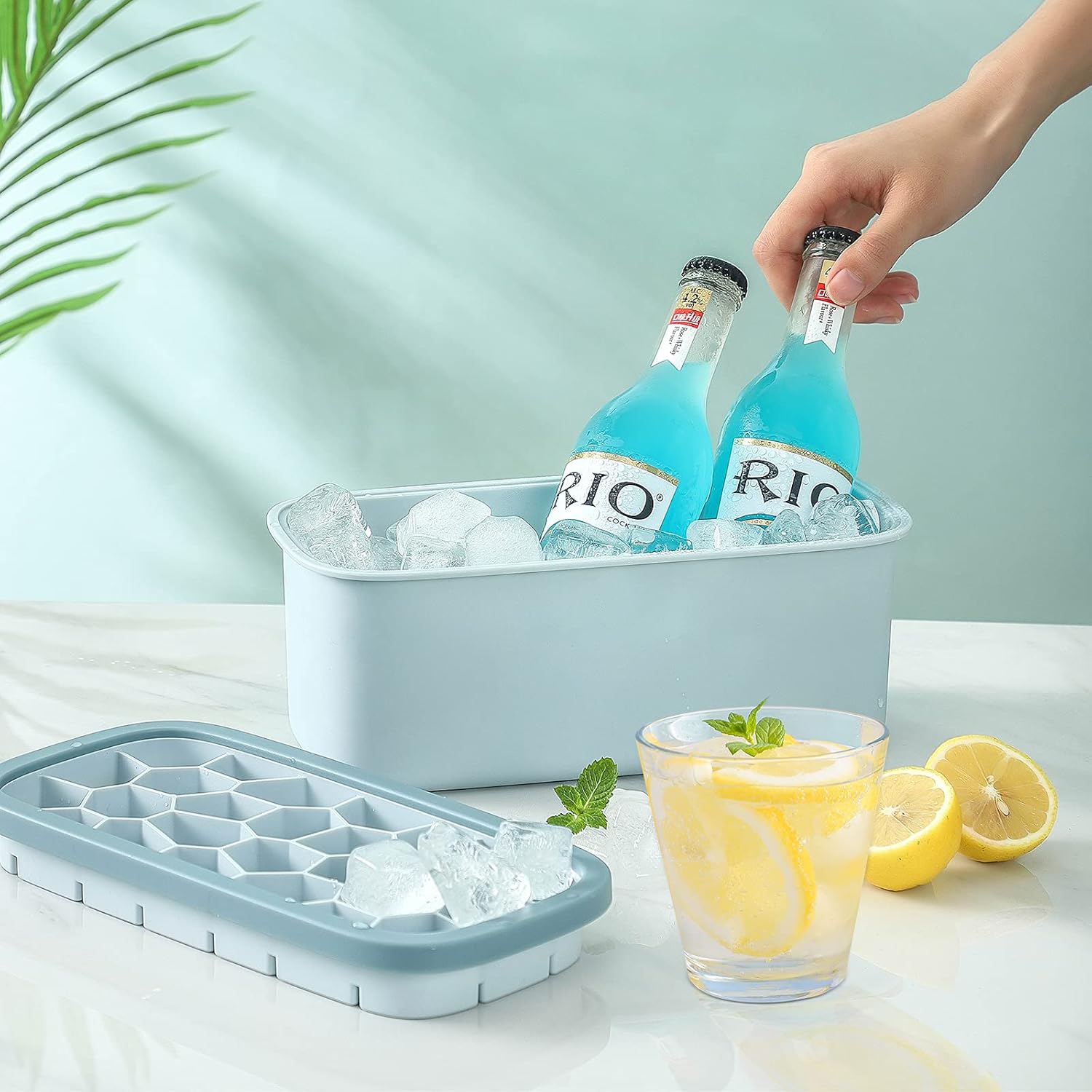 Ice Cube Tray Silicone Ice Tray Cubes Mold Flexible Safe Ice Cube Molds Easy Release Ice Mold Maker Portable Box in the Freezer Ice Storage Container Bin with Lid Scoop (Blue)