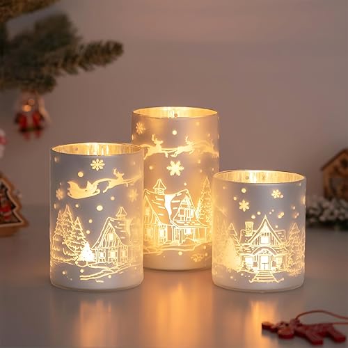 Hewory Centro de mesa de candelabros de Navidad decoración navideña de ciervos de casa de nieve plateados, portavelas de cristal de huracán, juego