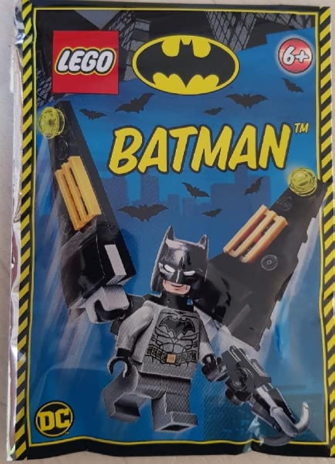 LEGO DC Super Heroes Batman Con Ali Minifigure Foil Pack Set