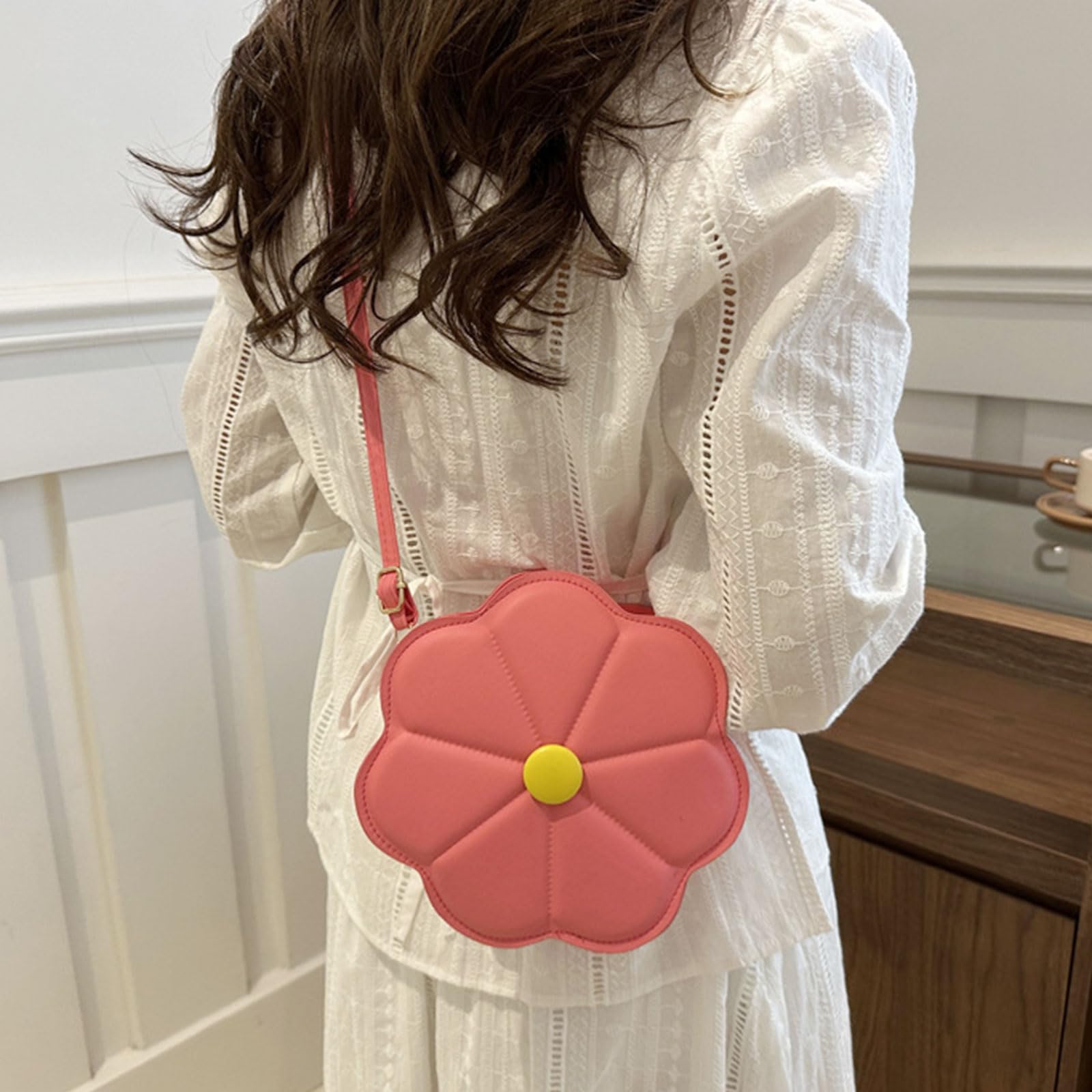 Amazon.co.jp: PINKLALA トレンディな花型クロスボディバッグ