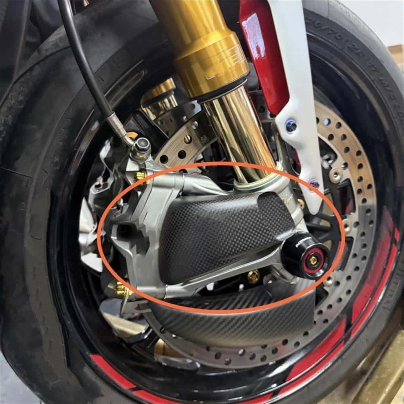 Radiatore guida aria freno anteriore Adatto per Aprilia RSV4 RSV4 RR RSV4 2015-2024 2025 Copertura radiatore pinza freno anteriore in fibra di carbonio per moto(Matte-1set)