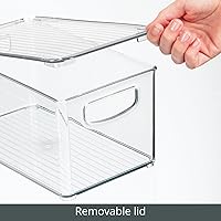 Vista 5 de mDesign Caja de almacenamiento de plástico profundo para baño, tapa / asas integradas, organización para maquillaje, herramientas de peinado