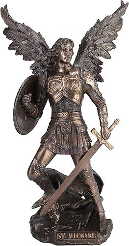 Miniatura 2 de Arcángel San Miguel de pie en el demonio con escultura de espada y escudo