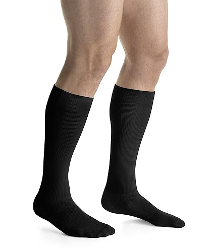 JOBST Activewear - Calcetines de compresión hasta la rodilla de 20-30 mmHg, pantorrilla grande, negro frío