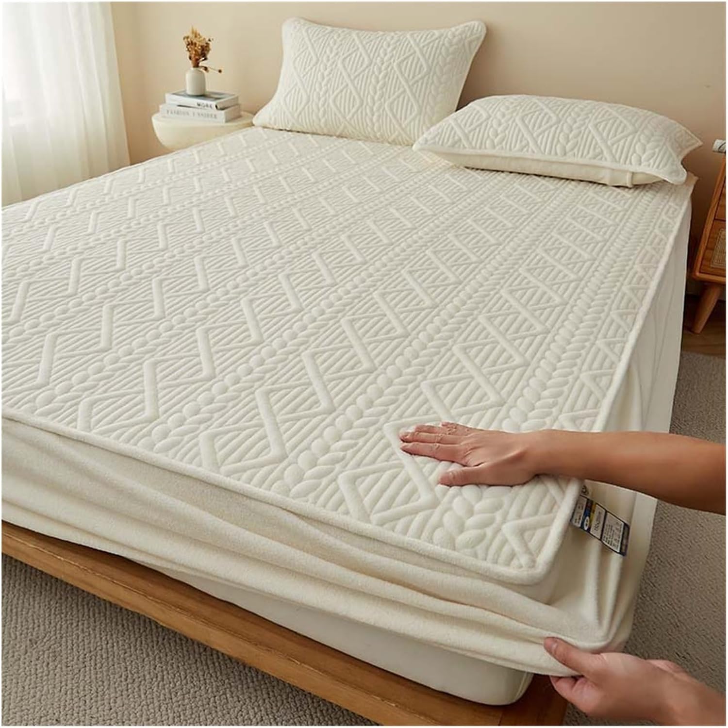 Fluffy Deep Pocket Mattress Cover Pad Premium Quilted Mattress Protector Topper Hotel-Grade Microfiber for Bedding Upgrade Fitted Deep Pocket 6-18 Inches(White,78.7 * 86.6in)