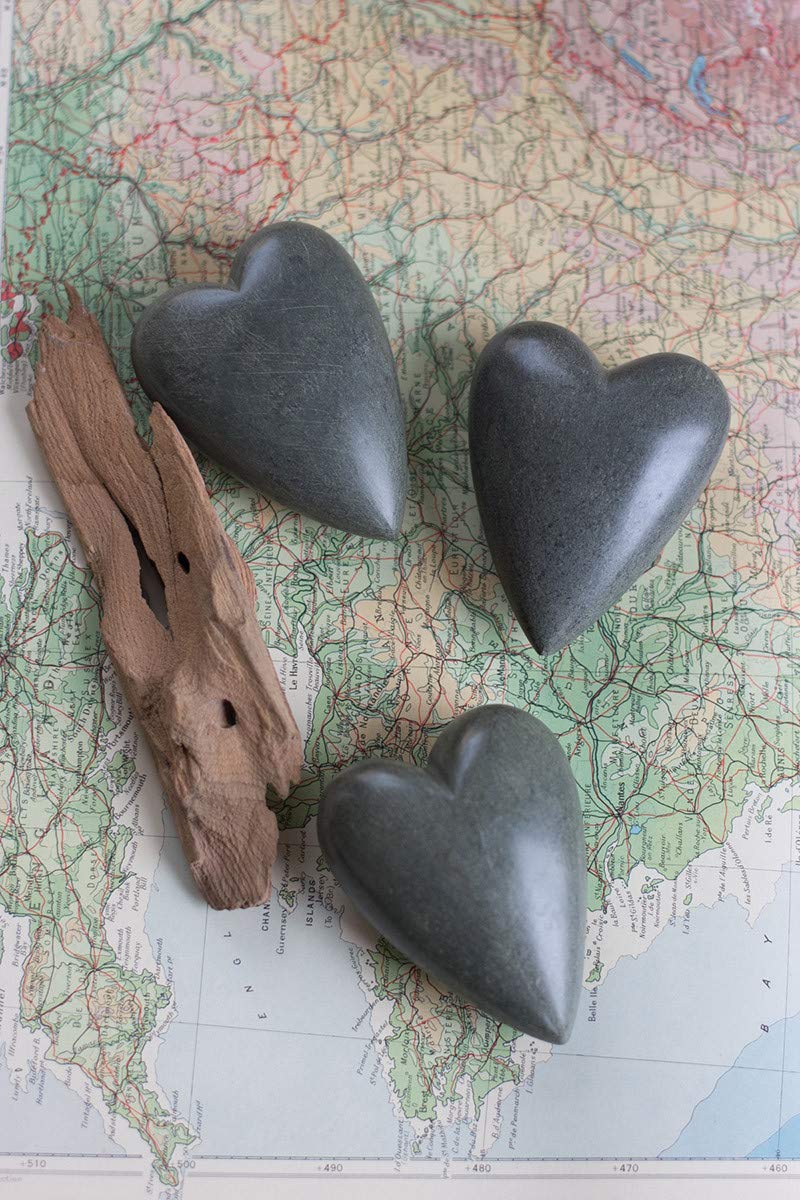 KALALOUA5741 SET OF SIX HAND CARVED STONE HEART-DARK GREY