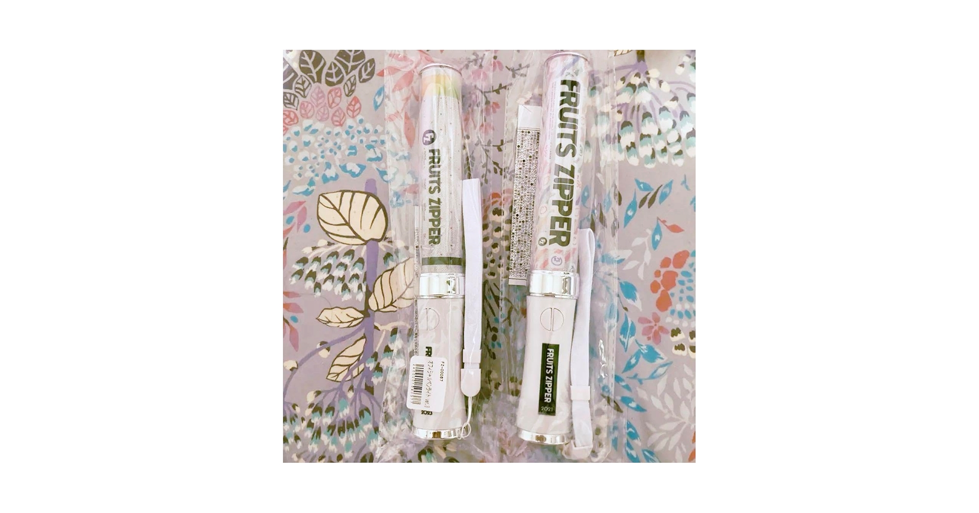 FRUITS ZIPPER フルーツジッパー　ペンライト Amazon.co.jp: FRUITS ZIPPER オフィシャルペンライト Ver.3