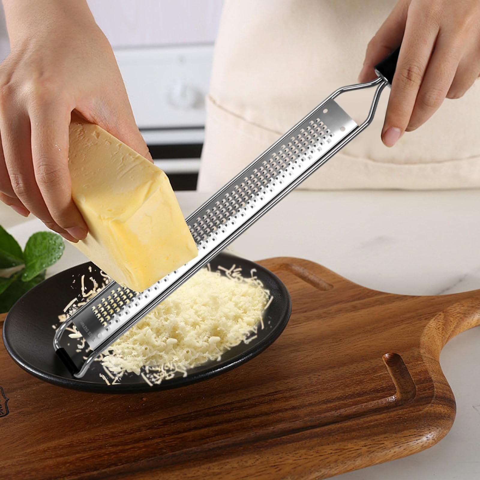 Rallador de queso y cítricos de acero inoxidable con hoja extra afilada, perfecto para limones, parmesano, ajo, chocolate, condimenta cualquier plato de cocina en segundos con tu trituradora de mano