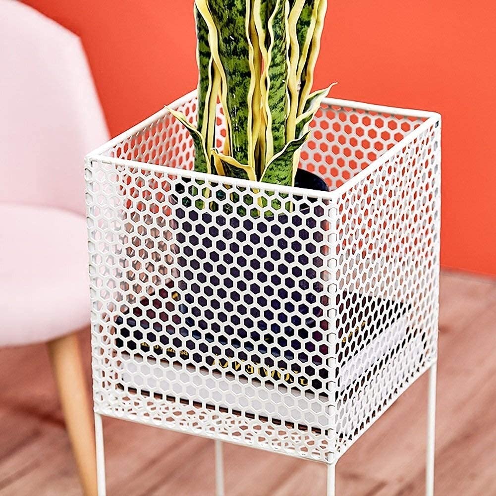 Tabouret de style nordique en fer forgé blanc pour salon élégant