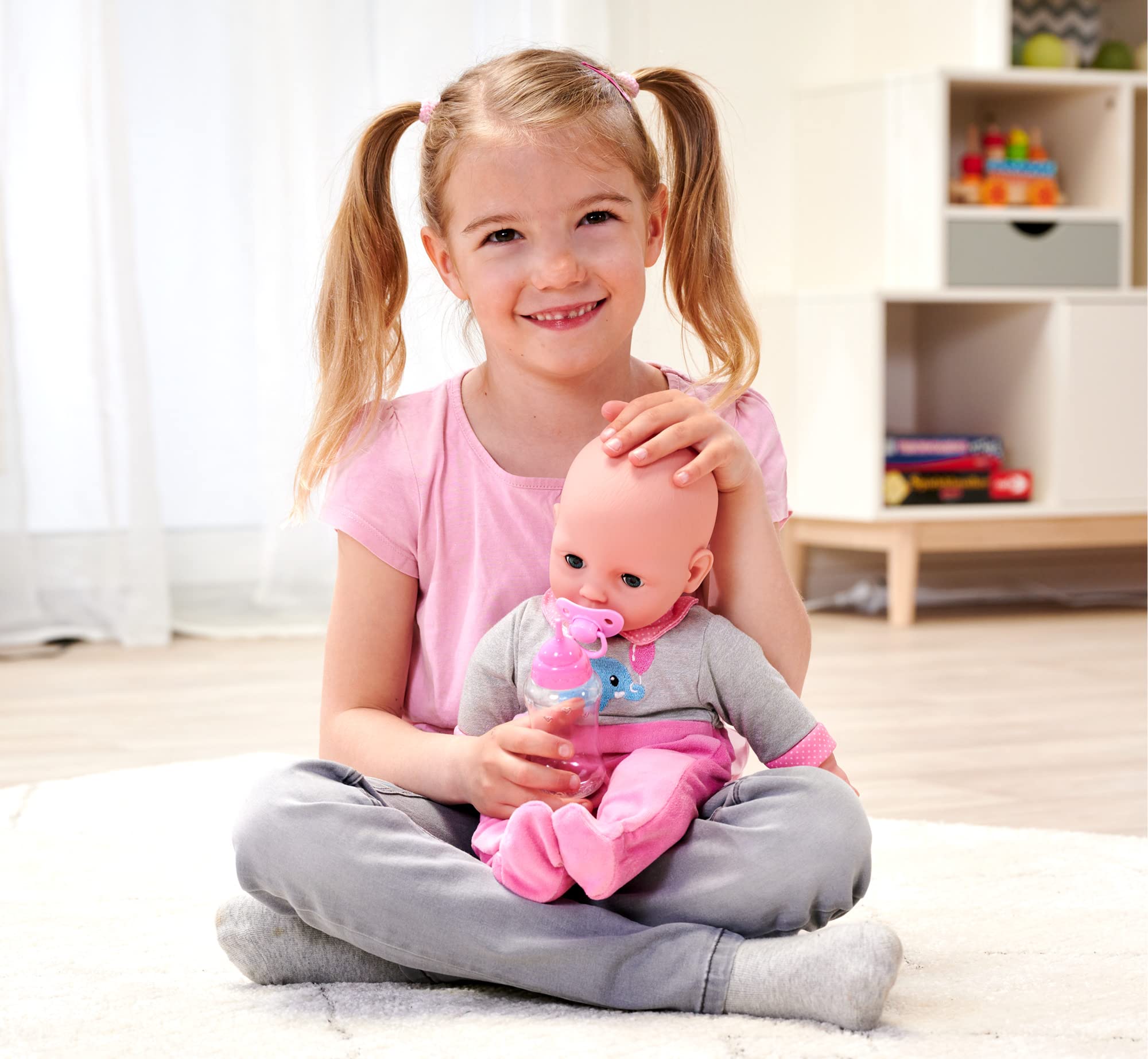 Simba 105140066 Laura Interactive - Bambola per il corpo morbido con occhi che dorme, si brilla quando si muove la bottiglia e dorme, 40 cm, bambola per bambini a partire da 2 anni