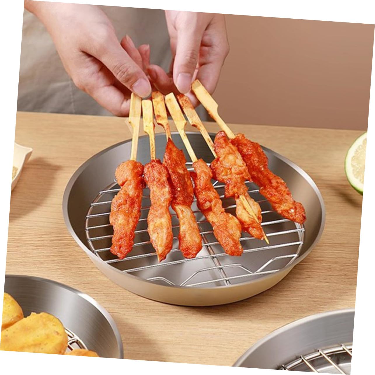 Supvox Edelstahl Grillplatte für Outdoor und Küche Multifunktionale Backform mit Fettablauf Hitzebeständig und Langlebig für Grill und Ofen
