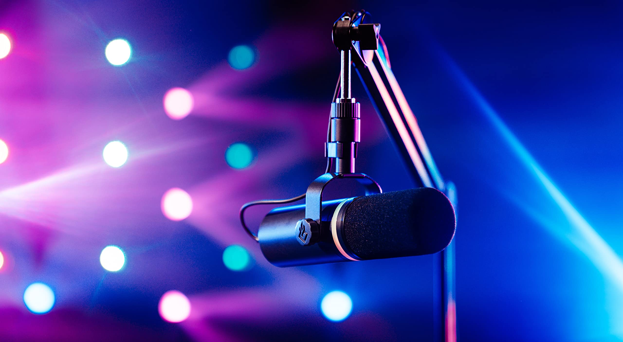 BEACN Mic Dark USB C Broadcast Dynamic Microphone with RGB Lighting