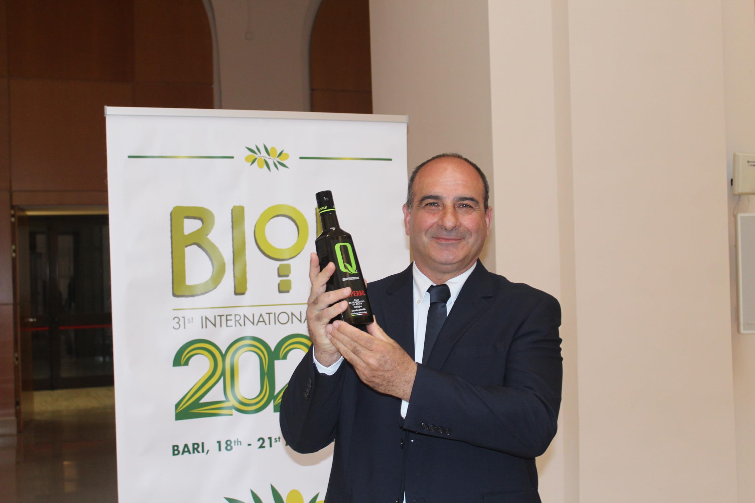 Quattrociocchi Olivastro | Oliwa z oliwek Extra Virgin, odmiana Itrana - butelka 500 ml