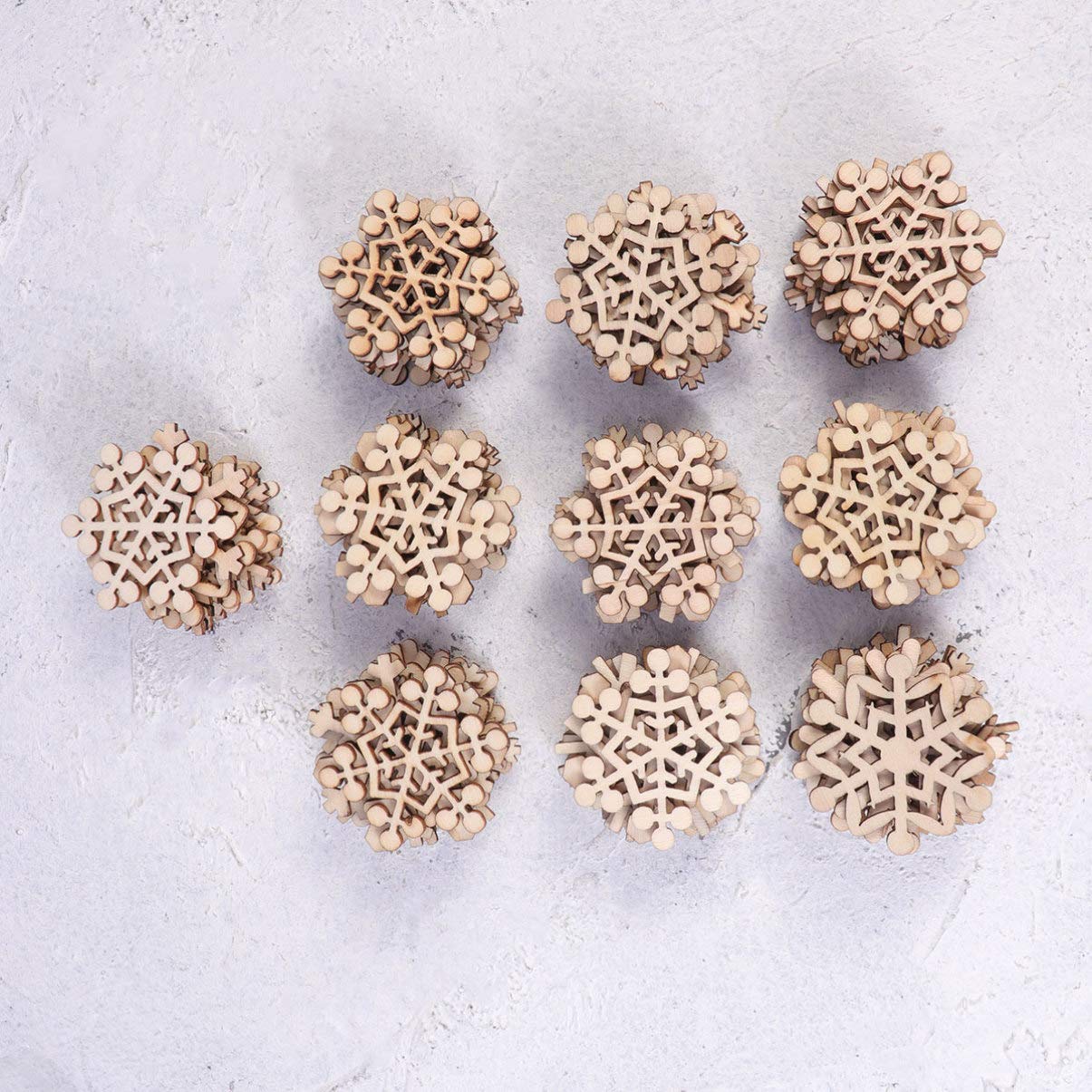 EXCEART 50 Pièces Pendentif de Noël Bois Rondelle Flocon Suspendre Décoration Sapin Noël Morceau Flocon