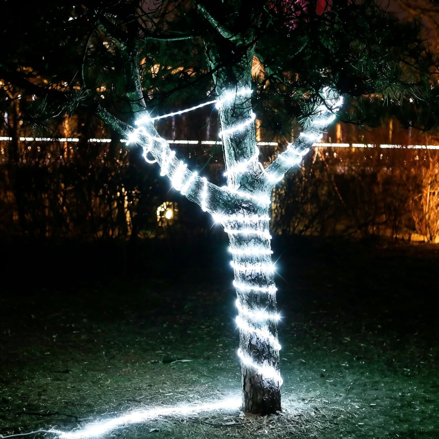 Cuerda de luces LED de 33 pies, 110 V, 2 cables conectables, luces de cuerda de Navidad al aire libre, 240 LED impermeables para interiores y exteriores, cuerda blanca Li...