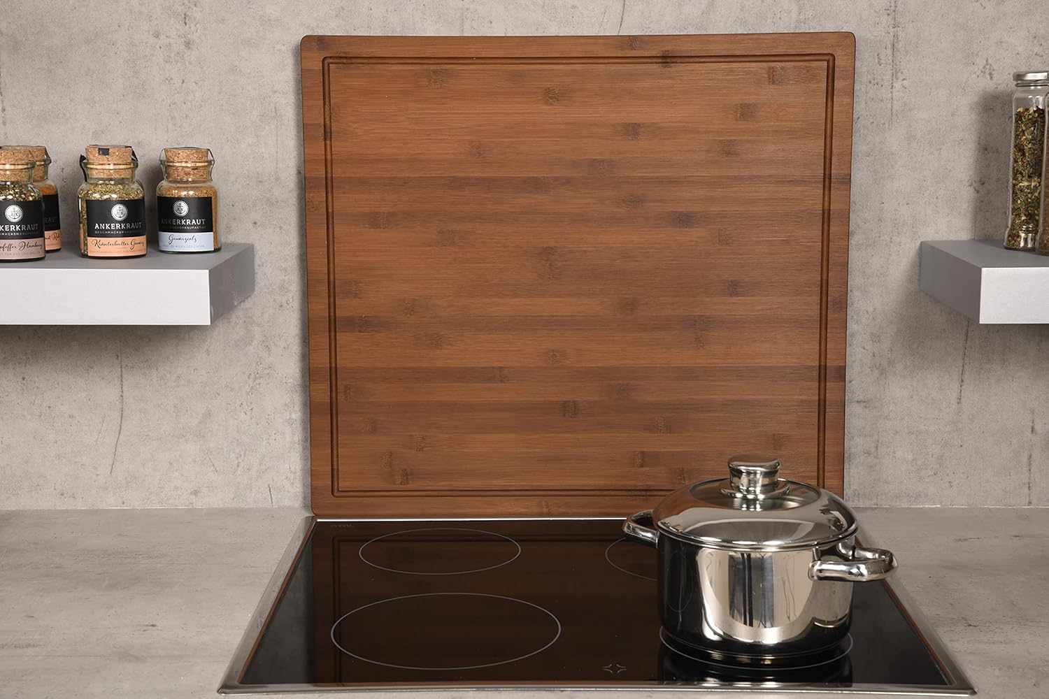 Kesper | Plaque de protection pour cuisinière, matériau : bambou, dimensions : 56 x 50 cm, hauteur : 4 cm (pieds inclus) couleur : marron | 59599 13