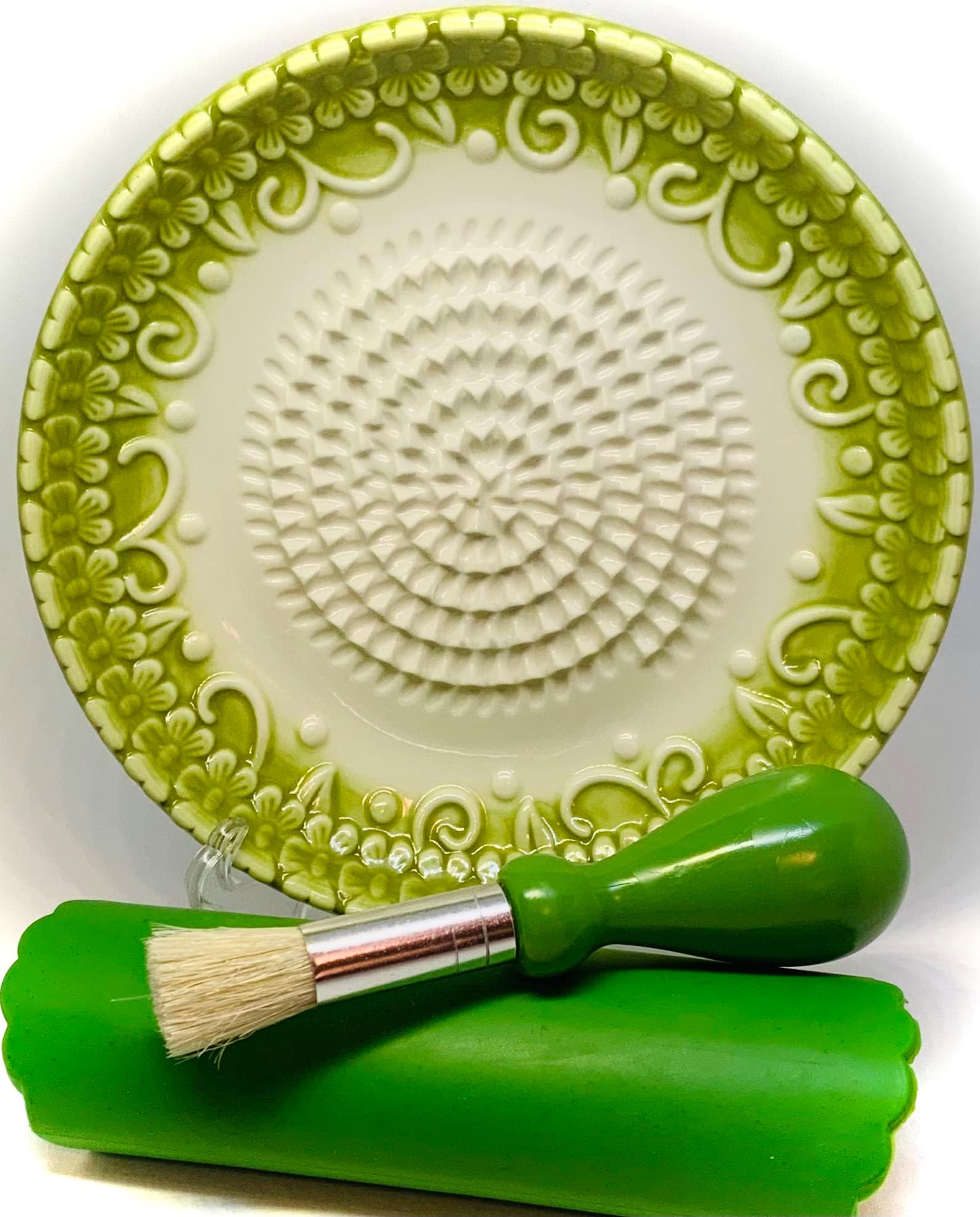 BonCera, All-in-one 4pcs Prime Ceramic Garlic Grater Set - Green Embossed Design Grater Plate w/Garlic Peeler, Gathering Brush, Display Stand, It's also grating Turmeric, Ginger, etc