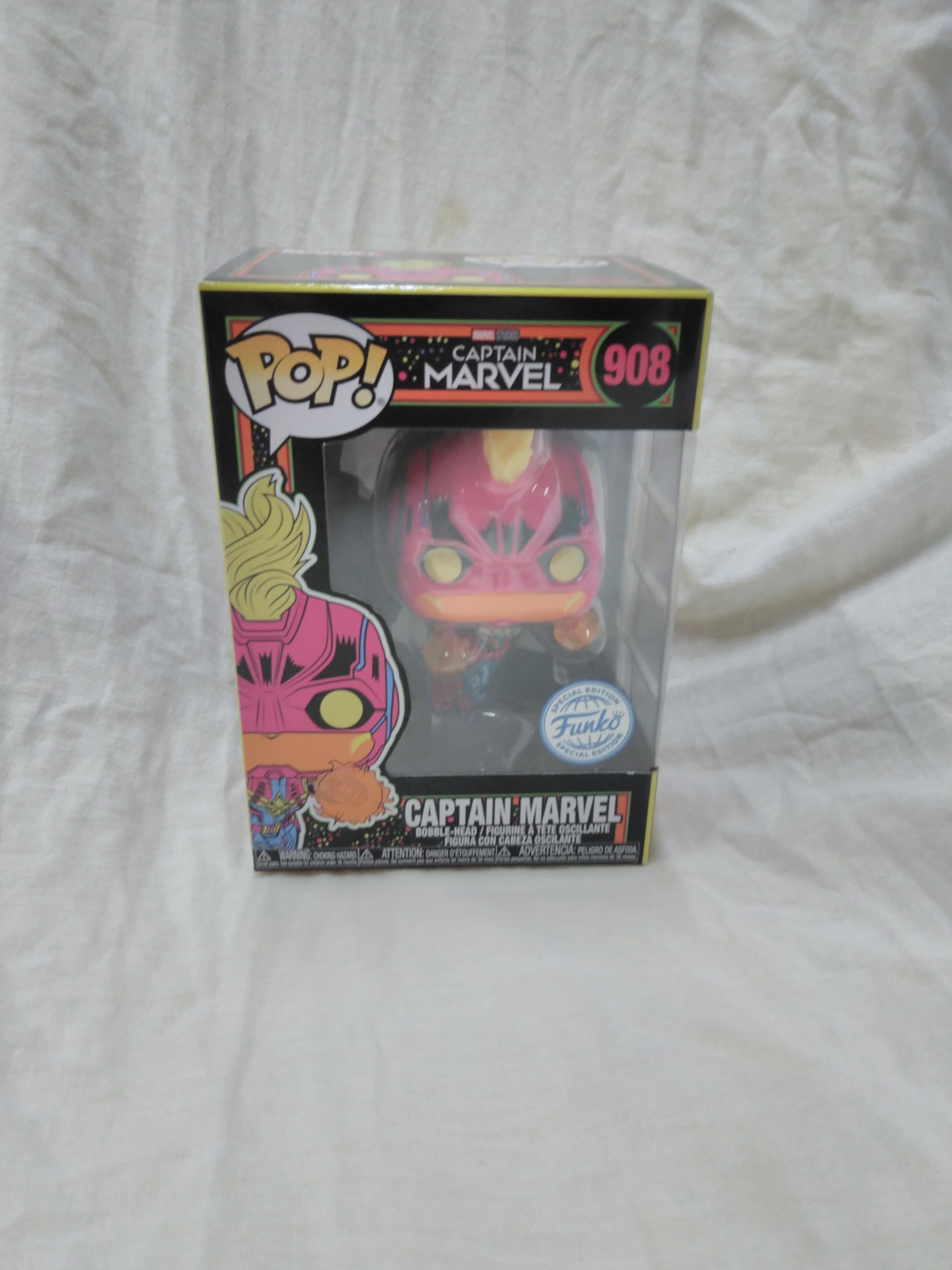 Pop! Captain Marvel 908 Blacklight Special Edition