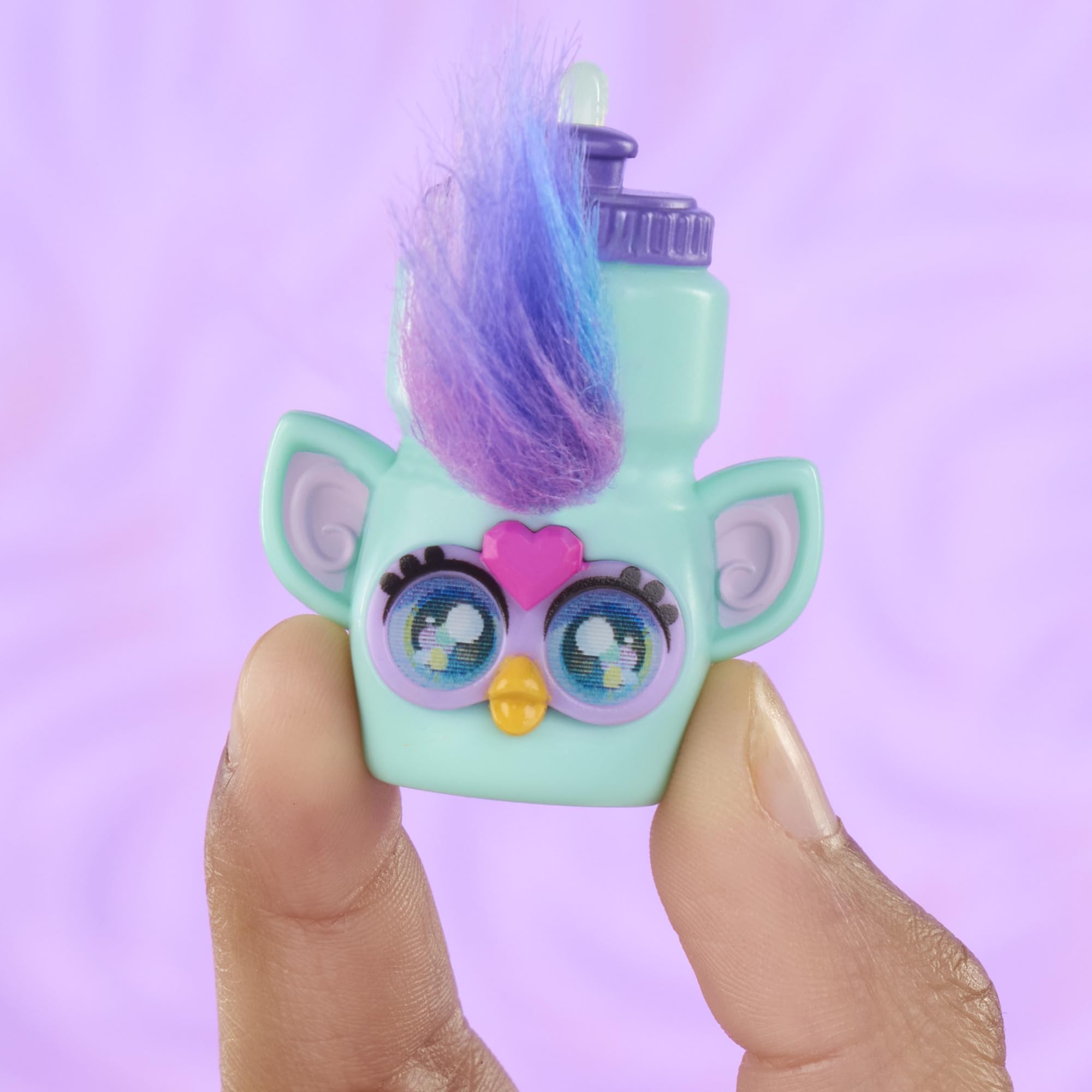 Sześciopak miniaturowych zabawkowych figurek Furby z motywami sportowymi, kolekcjonerskie figurki o wysokości 2,54 cm, wiek: od 5 lat