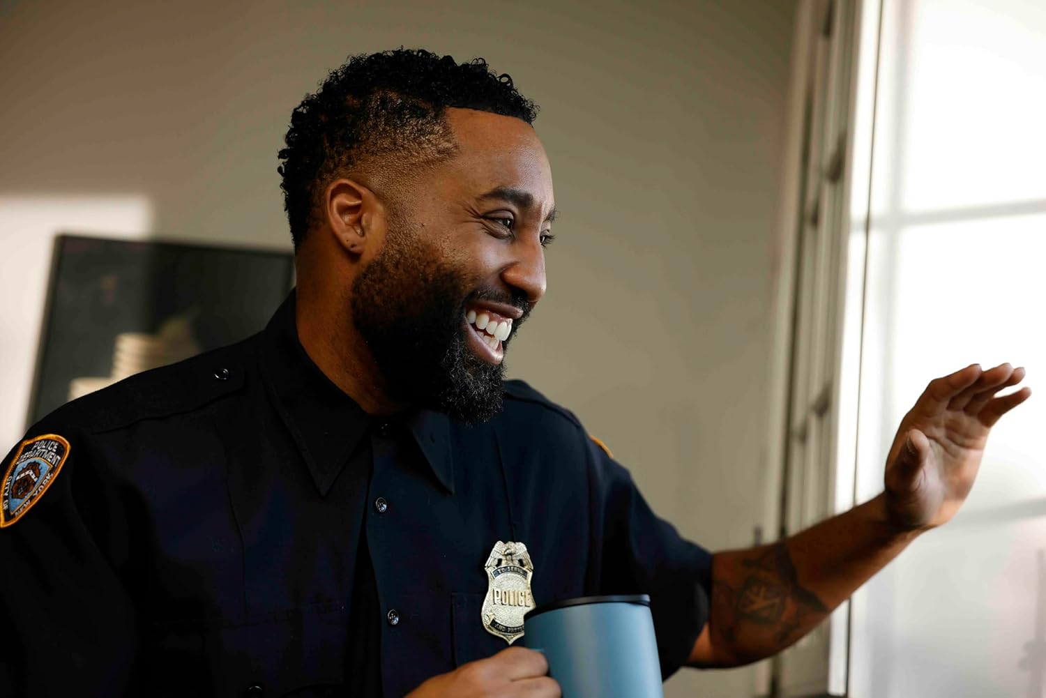 Nextmug Ultra - Temperature-Controlled, Self-Heating Travel Mug (Black - 24 oz.) - Image 8