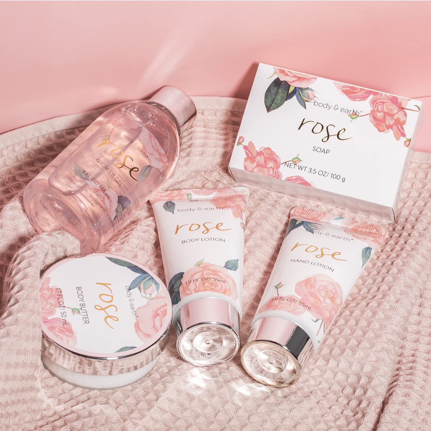 BODY & EARTH Confezione Regalo per Donne, 5 Pezzi, Rosa, gel Doccia, Burro per il Corpo, Crema per Le mani, Lozione per il Corpo, Regalo di Compleanno, Fidanzata, San Valentino per lei