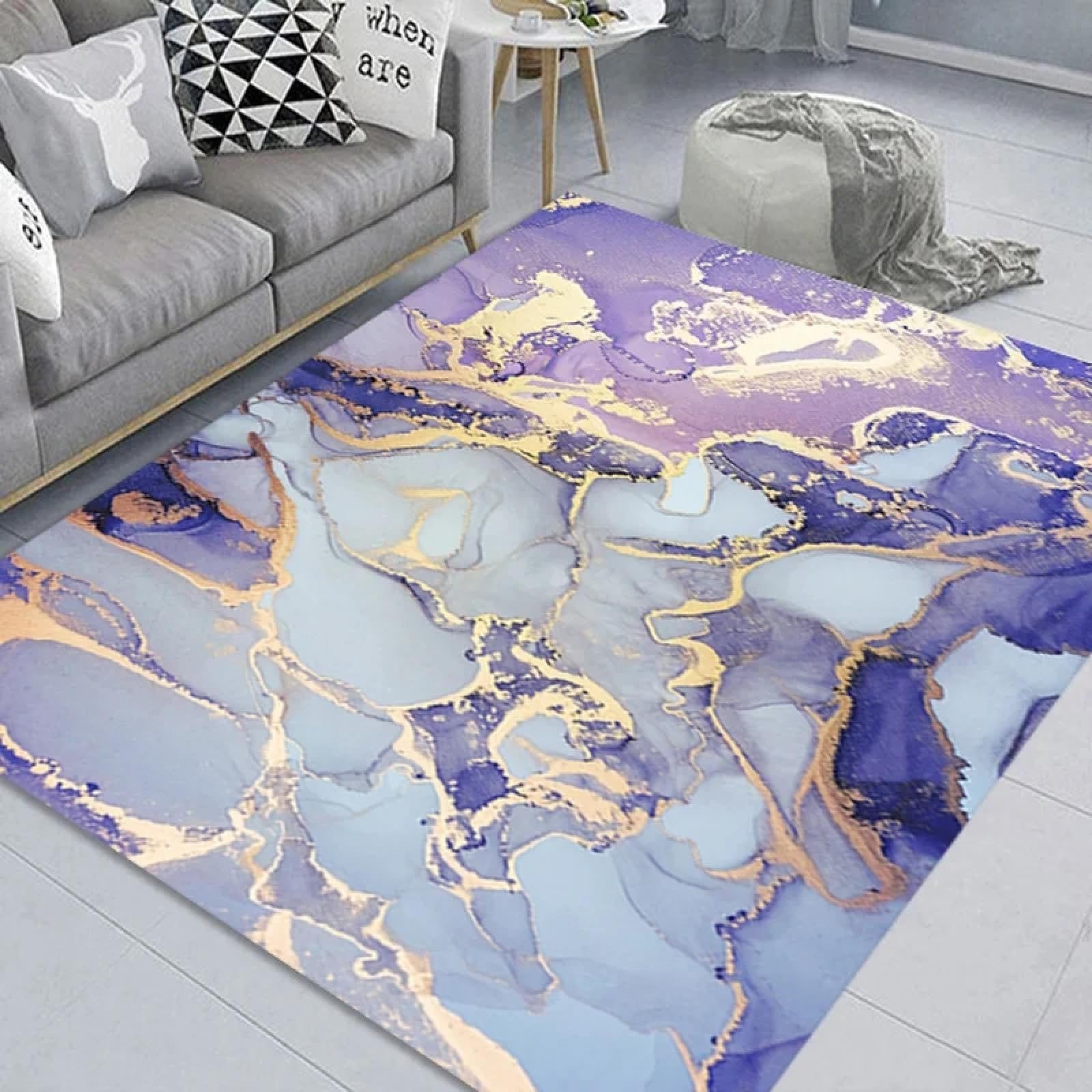 Tapis de sol marbre coloré pour réveiller votre salon