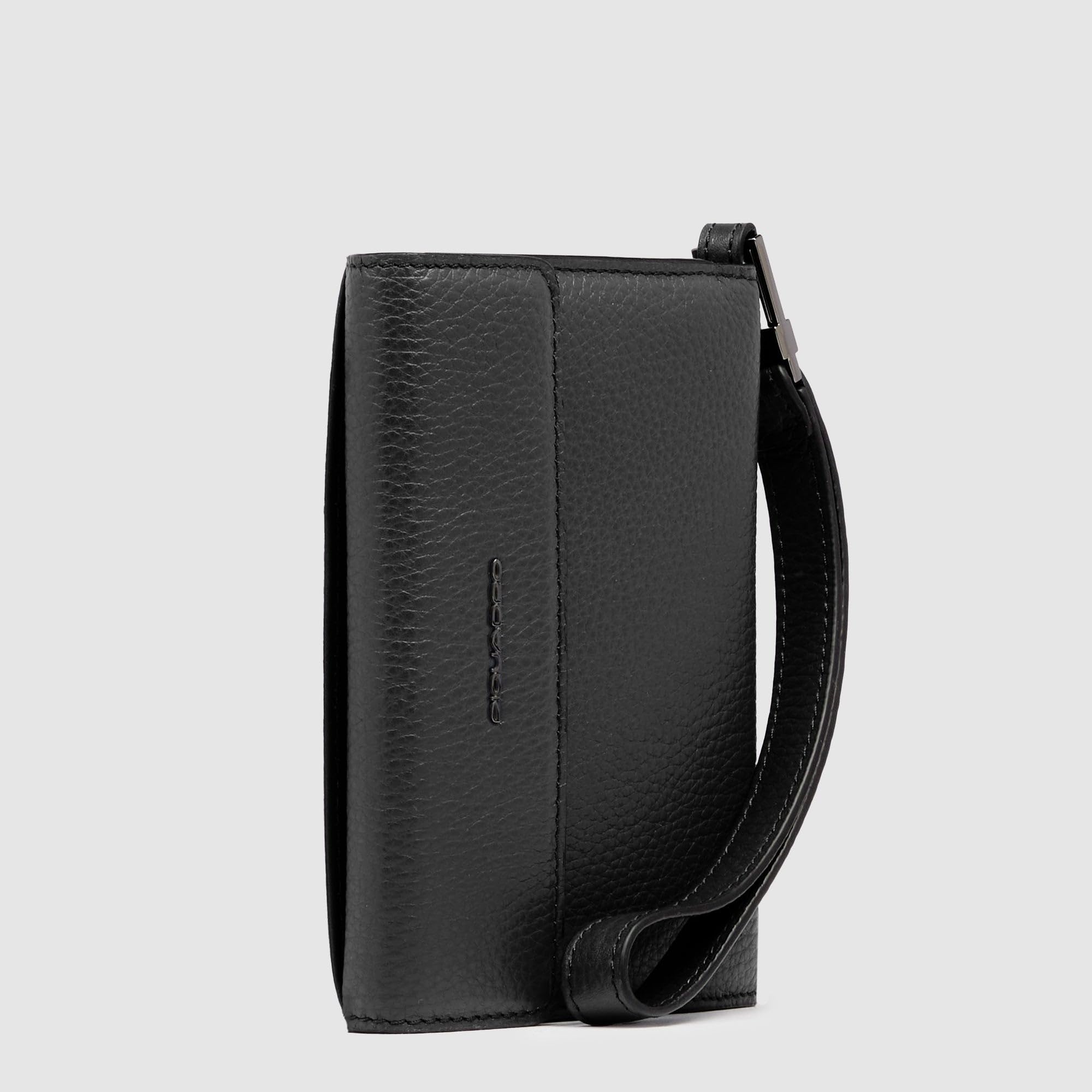 Piquadro – Portapasaportes de Cuero – 2 Compartimentos, 4 portatarjetas, protección RFID – Hombres – Negro