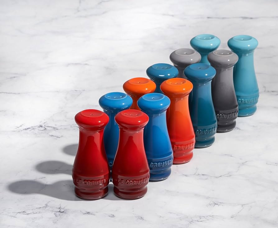 LE CREUSET Salt and Pepper Shakers 日本未発売 Amazon.com: Le Creuset, Salt and Pepper Shaker Set of 2 - Cerise