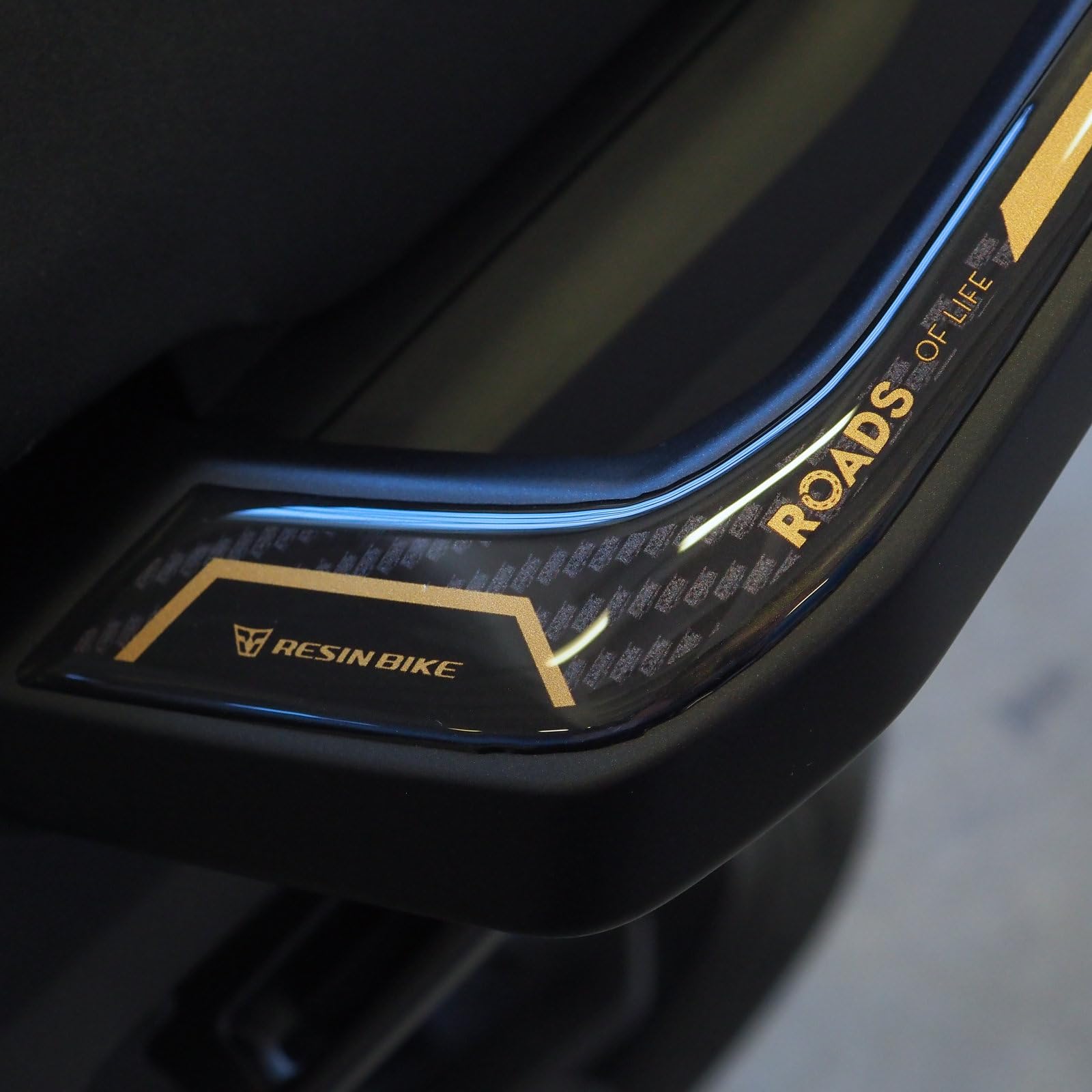 Resin Bike Adesivi Moto 3D Resinati Compatibili Yamaha Tracer 9 2021 - Protezioni Maniglie Passeggero - Made In Italy