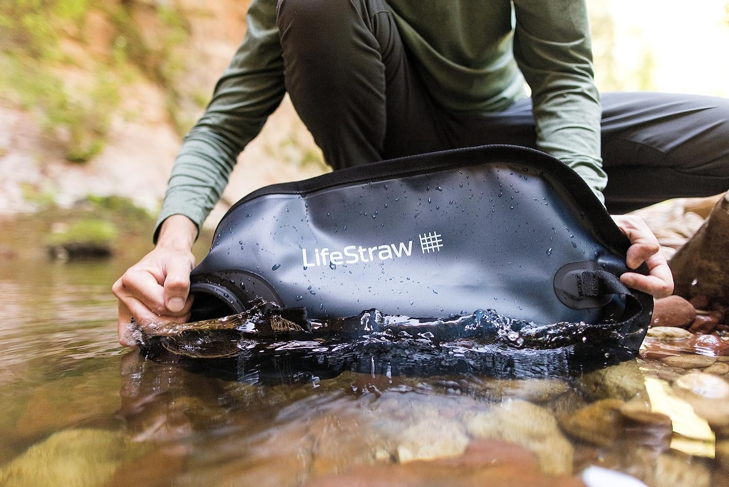 LifeStraw Peak Series – Gravitations-Wasserreinigungs-System 8l - entfernt Viren, Bakterien, Parasiten - für Camping, Wandern, Notfallversorgung, Survival und Outdoor-Abenteuer, Mountain Blue (blau)