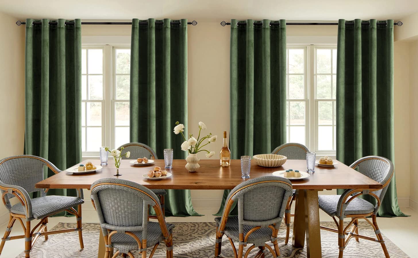 Woaboy Rideaux Occultant Thermique Salon Rideaux et Draperies Chambre Velours Panneaux de Rideau Intérieurs Isolant Anti Chaleur/Froid à Oeillets Extensible Lot de 2, 140x225cm Vert Olive