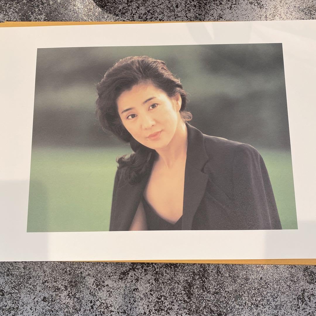 Amazon.co.jp: 吉永小百合写真集 石川三明撮影 : おもちゃ