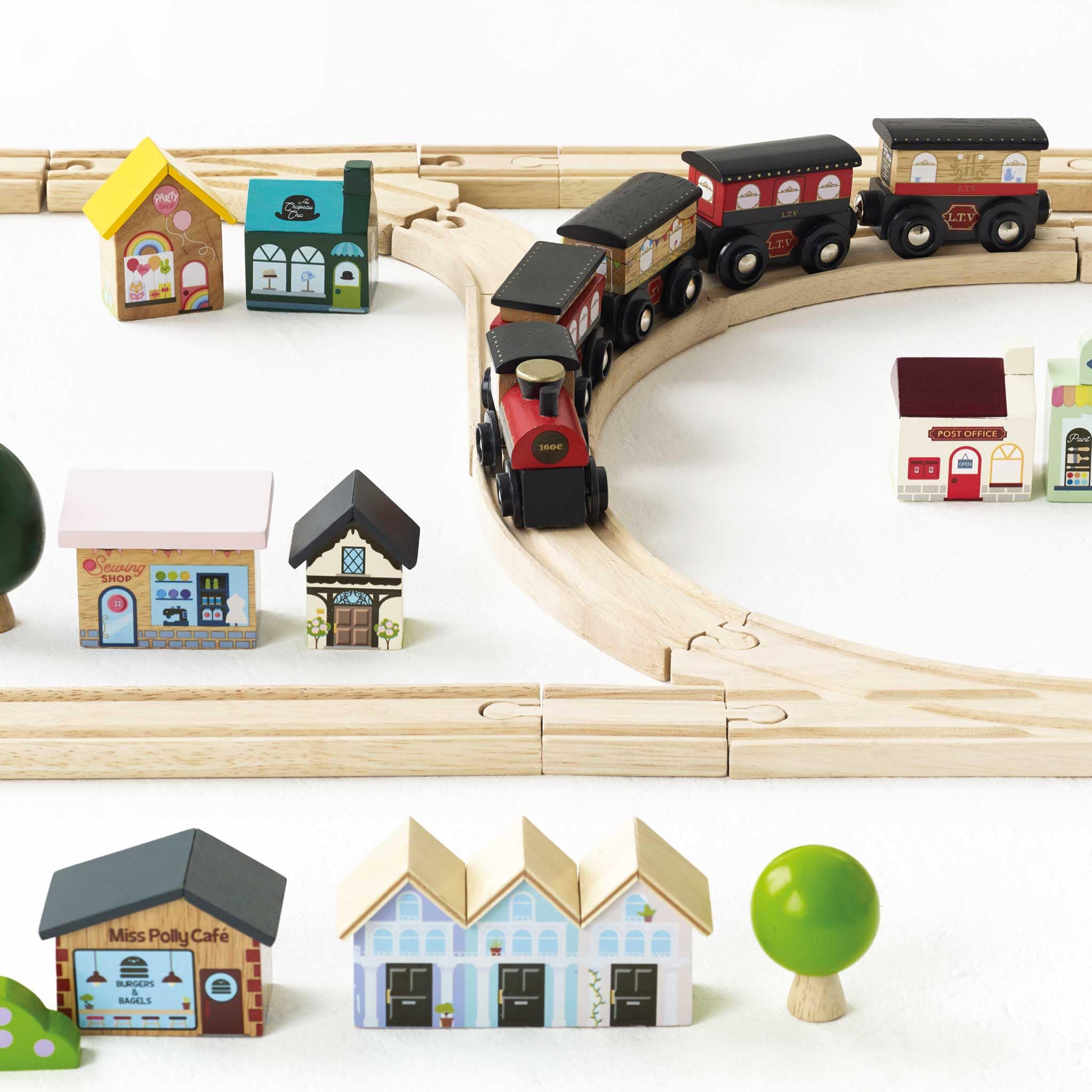 Le Toy Van - Cars & Construction - Wooden Train Set - London Train Set for 3 Year Old Boys and Girls - Train Track - 120 Piece Train Set - Role Play Toys - Girls and Boys Toys Age 3 +