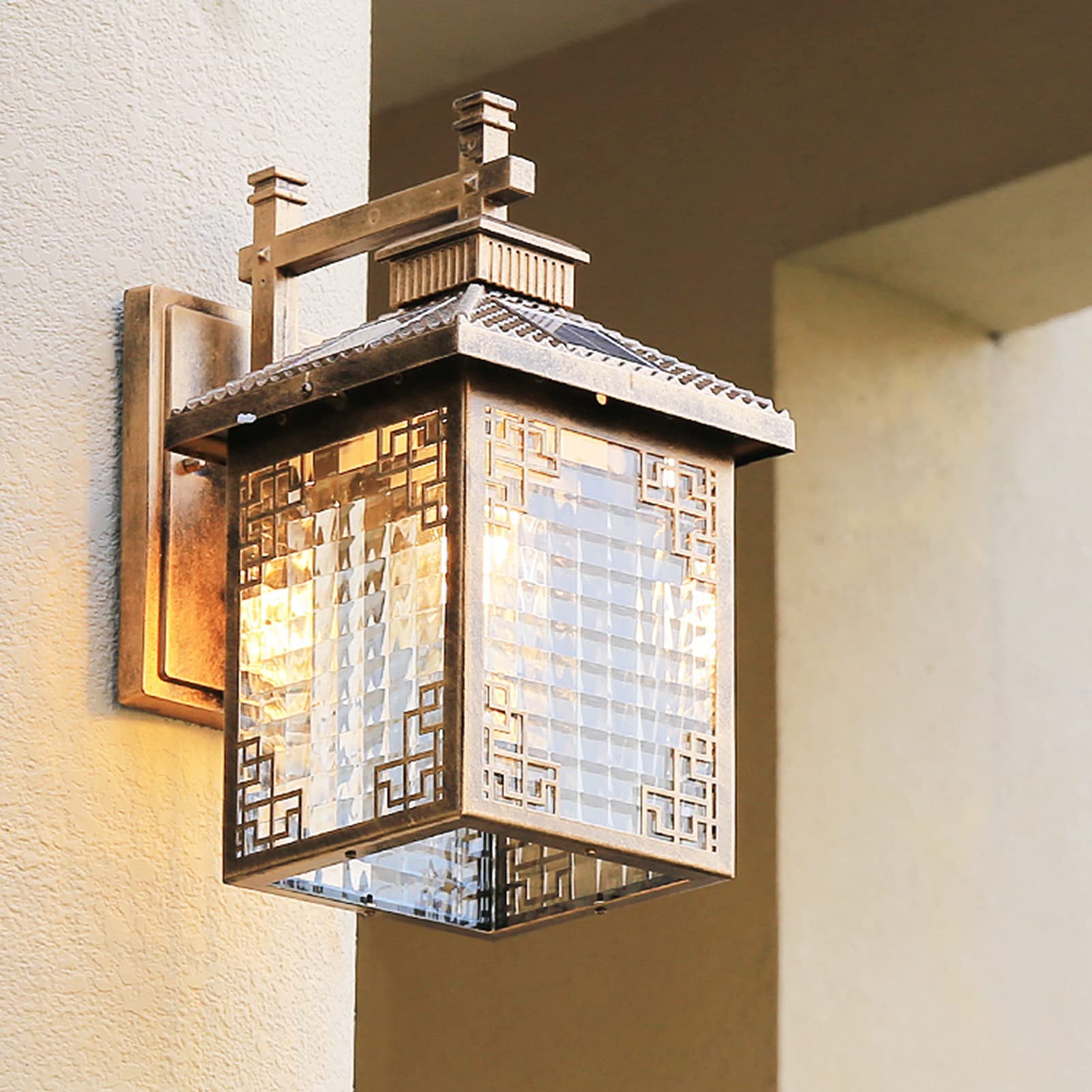 Luminaire extérieur solaire rural pour sublimer le jardin de votre villa