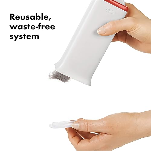 Miniatura 5 de OXO Good Grips Furlifter Pet Garment Brush Removedor de pelo para ropa, blanco, cepillo de ropa