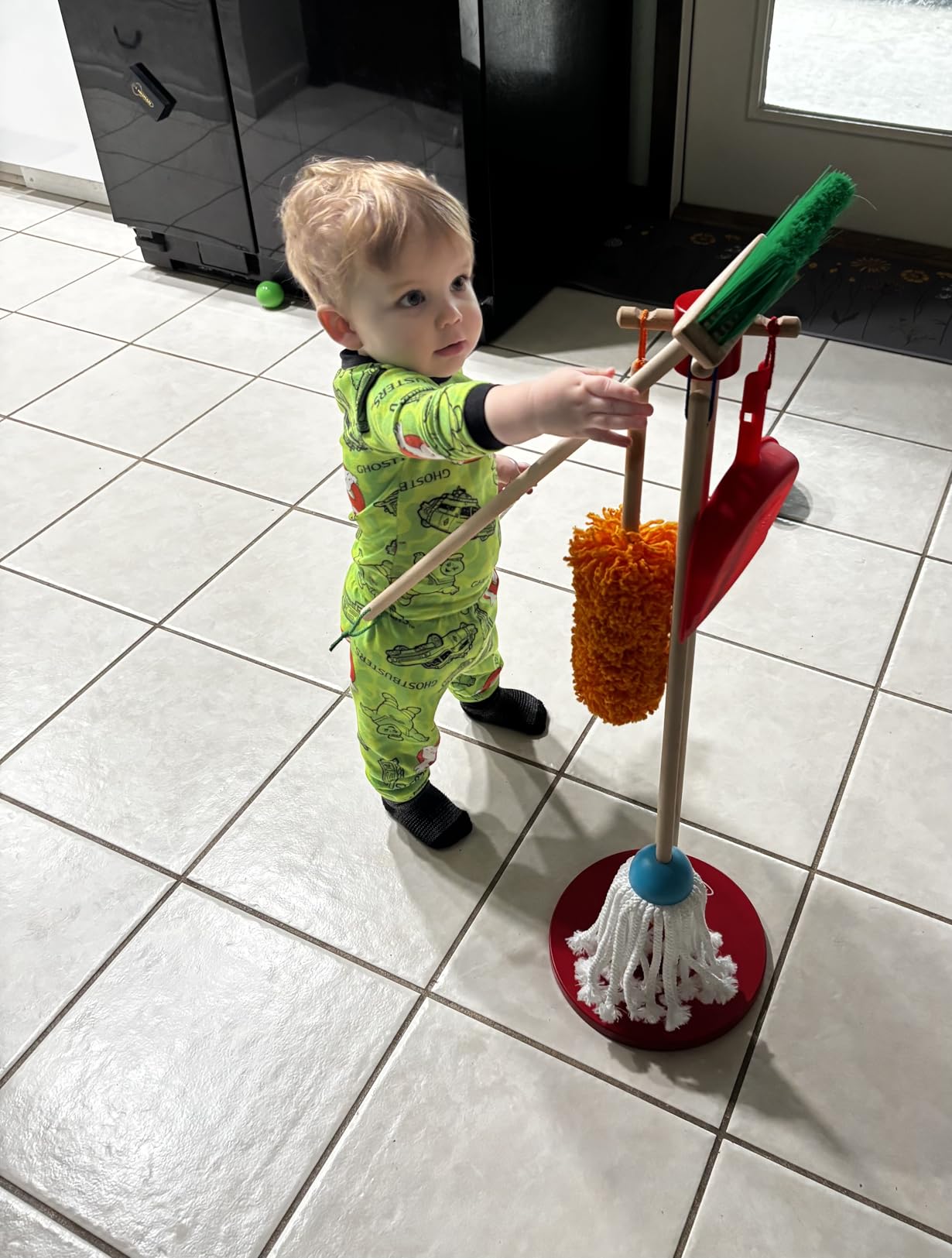 Melissa and Doug Dust Sweep and Mop 6-Piece Pretend Cleaning Set