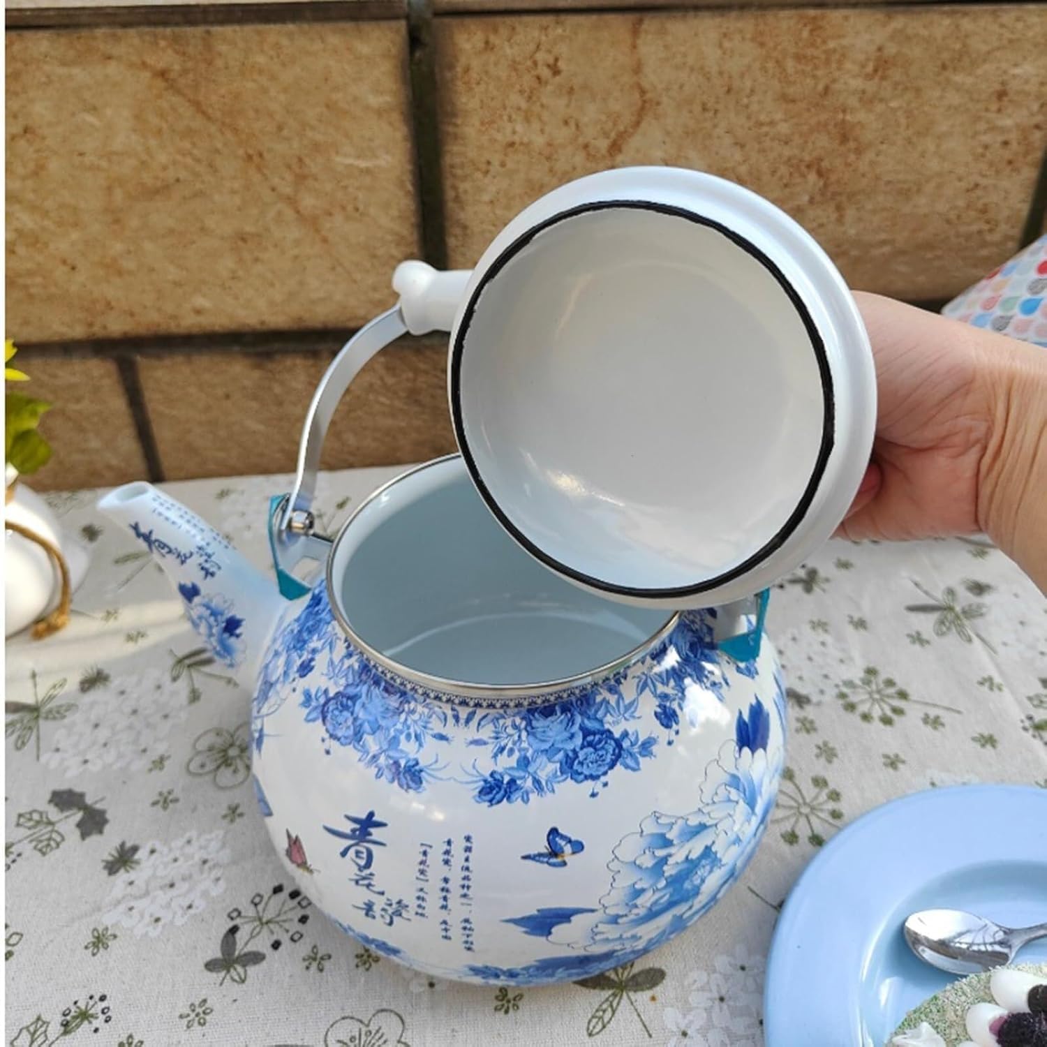 Enamel Teapot, 2.5L Large Blue Floral Vintage Tea Kettle with Ceramic Handle for Gas, Induction, Electric Stove Tops