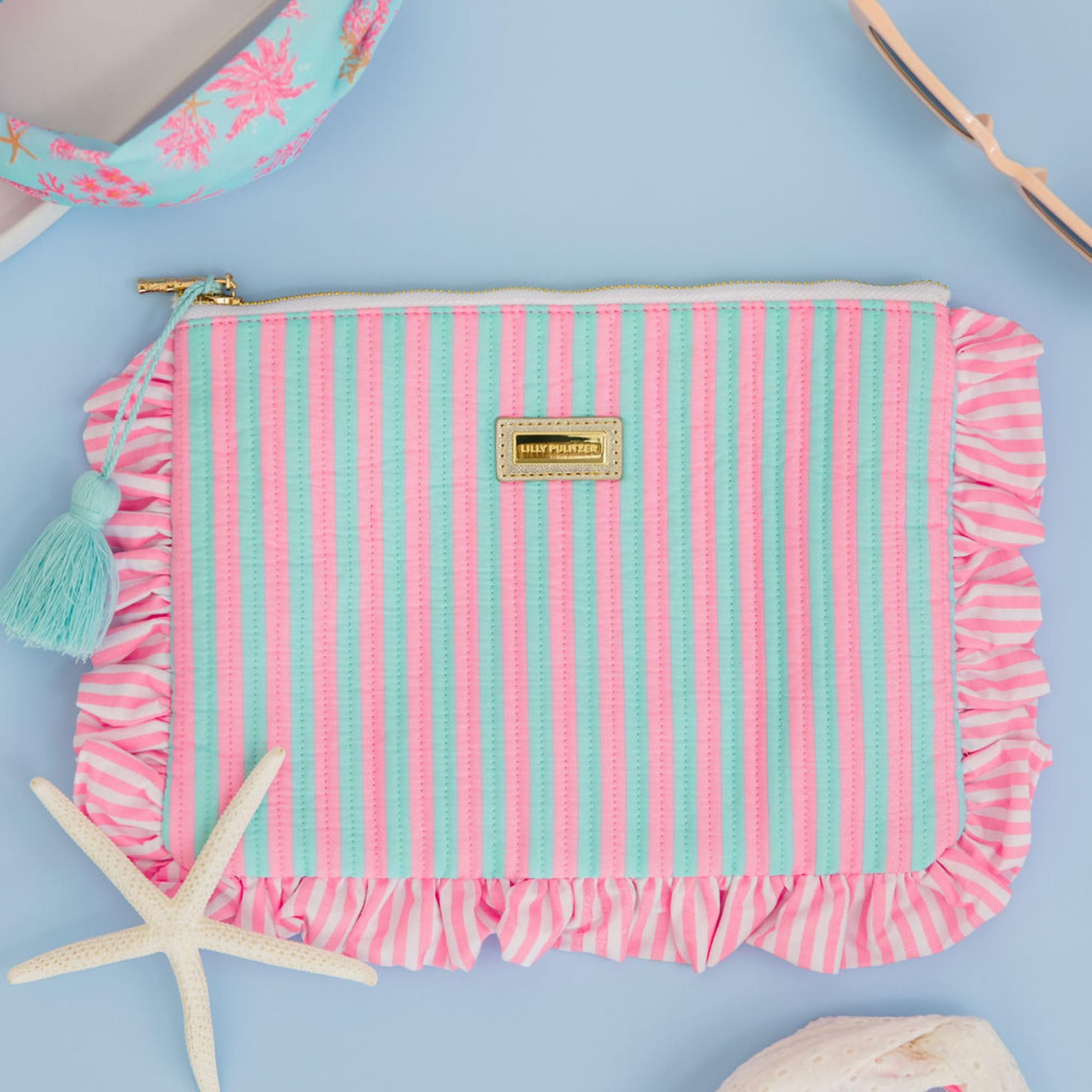 Lilly Pulitzer Estuche acolchado con cremallera con volantes, bonito estuche para adultos, neceser de viaje, bolsa pequeña para suministros, maquillaje o artículos de tocador (rayas), Raya, Costero