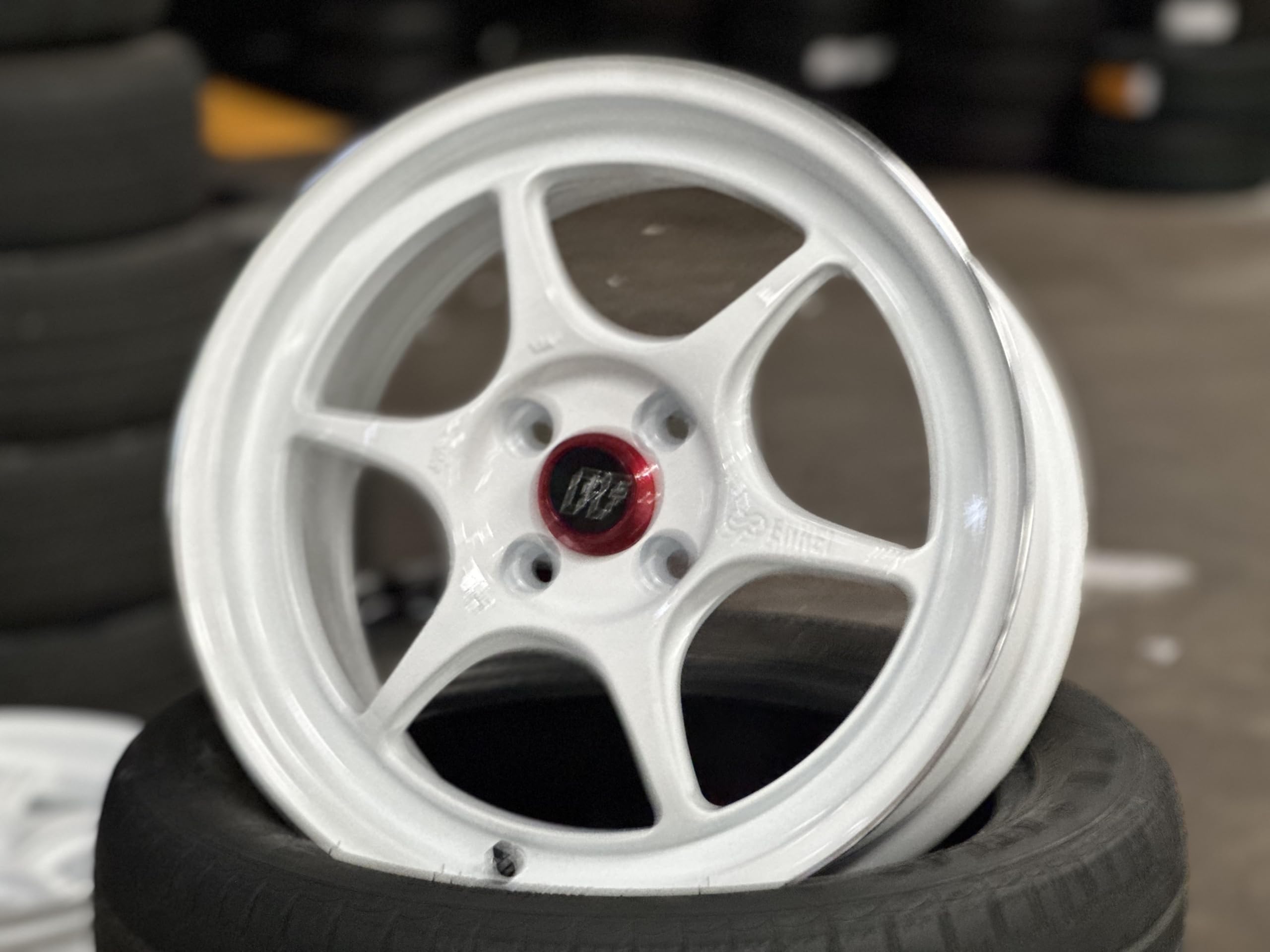 タイヤ・ホイール ENKEI SCHUMACHER 16-8J+48 114.3 100 usdm タイヤ・ホイール ENKEI SCHUMACHER 16-8J+48 114.3 100 usdm