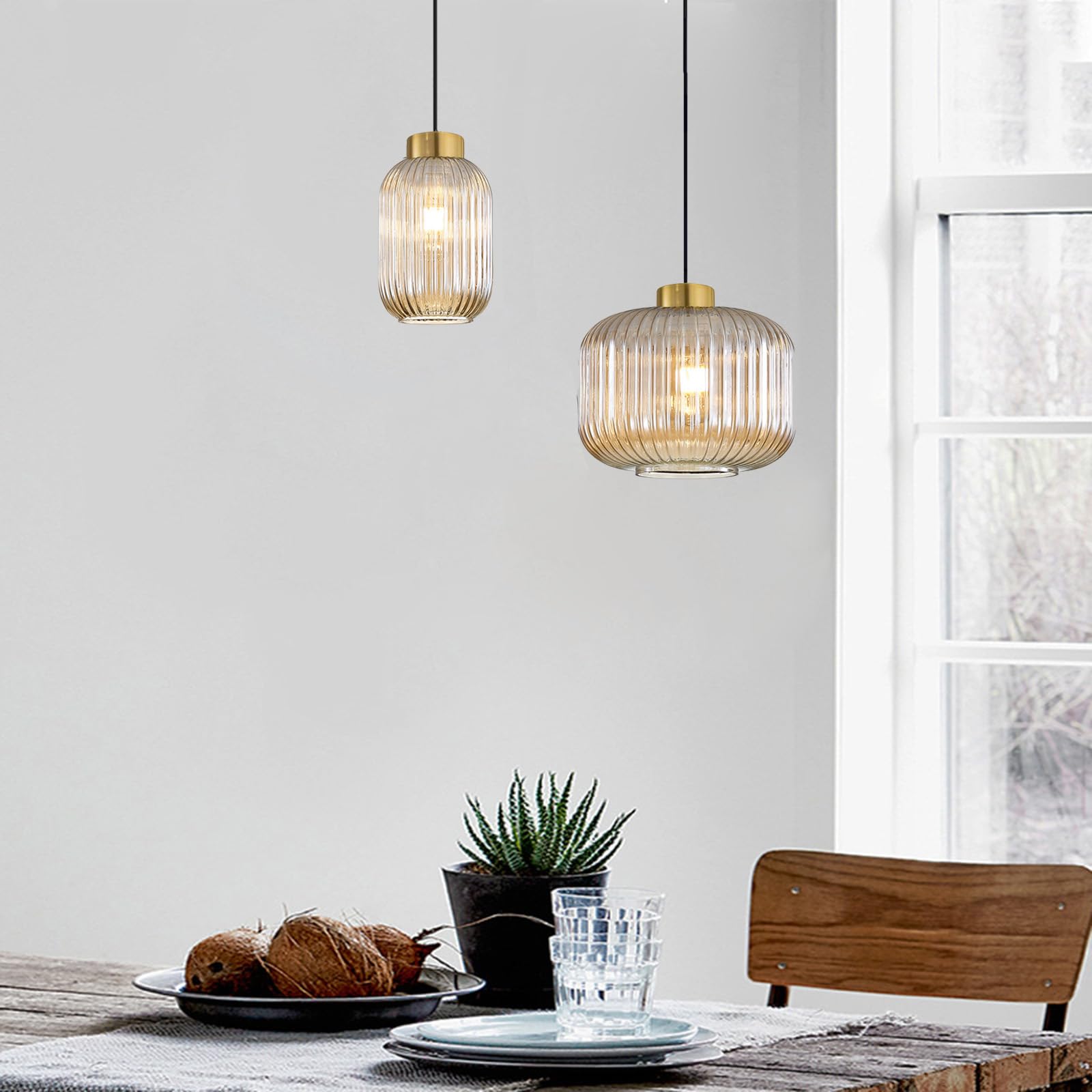 Lampadario Moderno in Vetro Rigato con Finitura Dorata e Cavo Nero, Eleganti Lampade a Sospensione per Sala da Pranzo, Camera da Letto o Cucina (Ambra, 24cm)