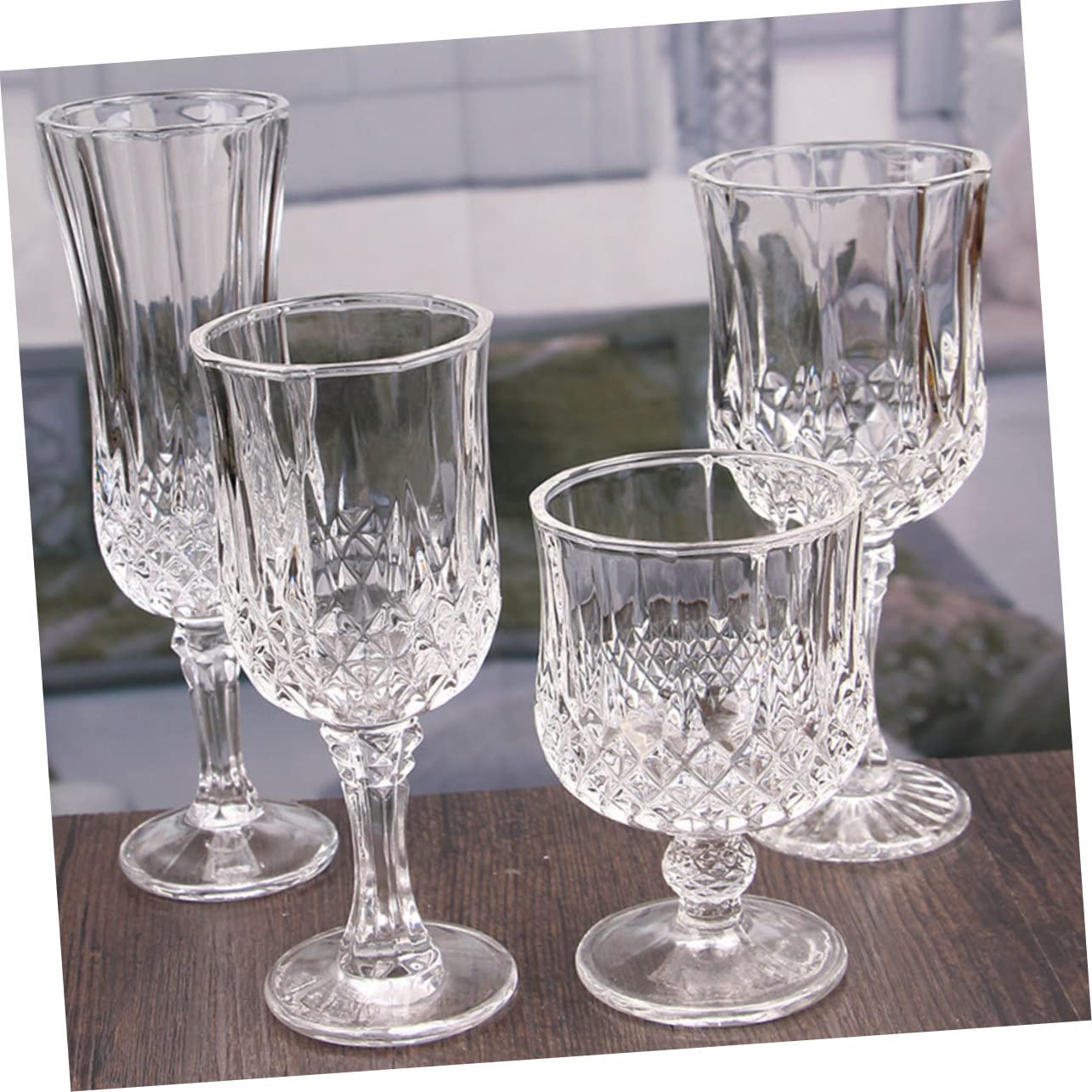 4 Stück Teiliges Kristallglas Diamantgravur Frostige Weingläser für Rotwein Cocktails und Wasser Elegante Kelche mit Hohem Stiel für Partys Restaurants und Besondere Anlässe